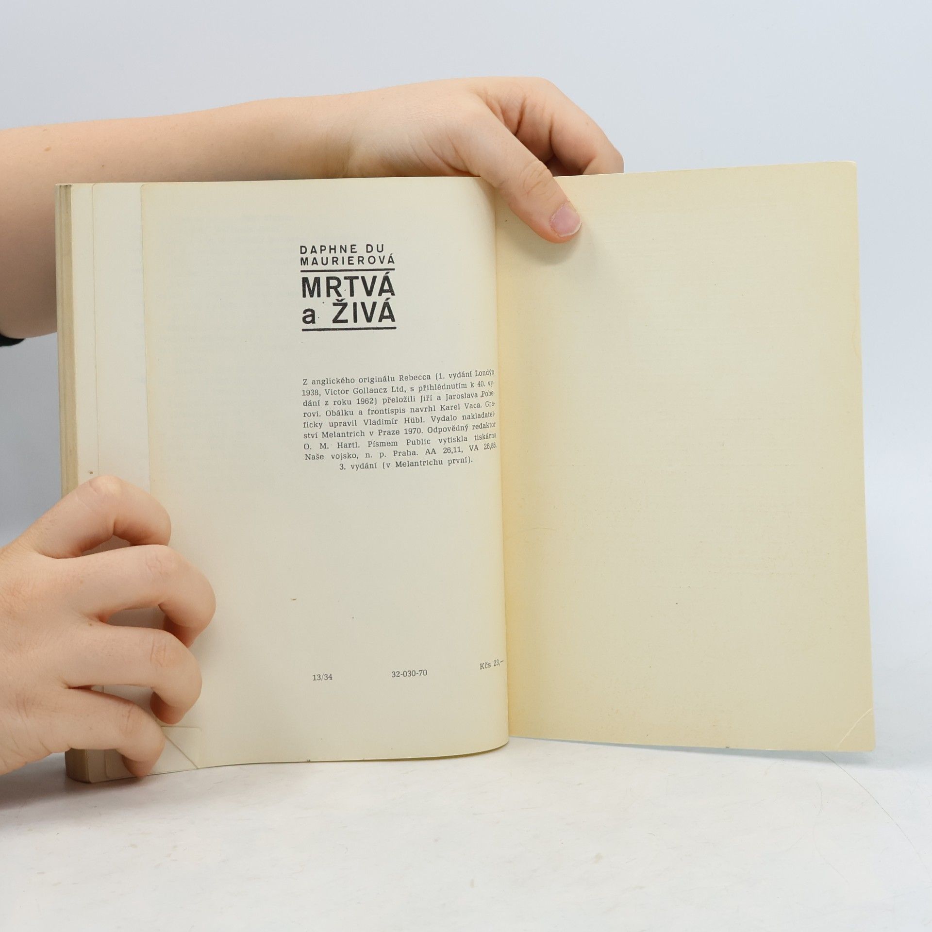 Daphne du Maurier Mrtvá a živá