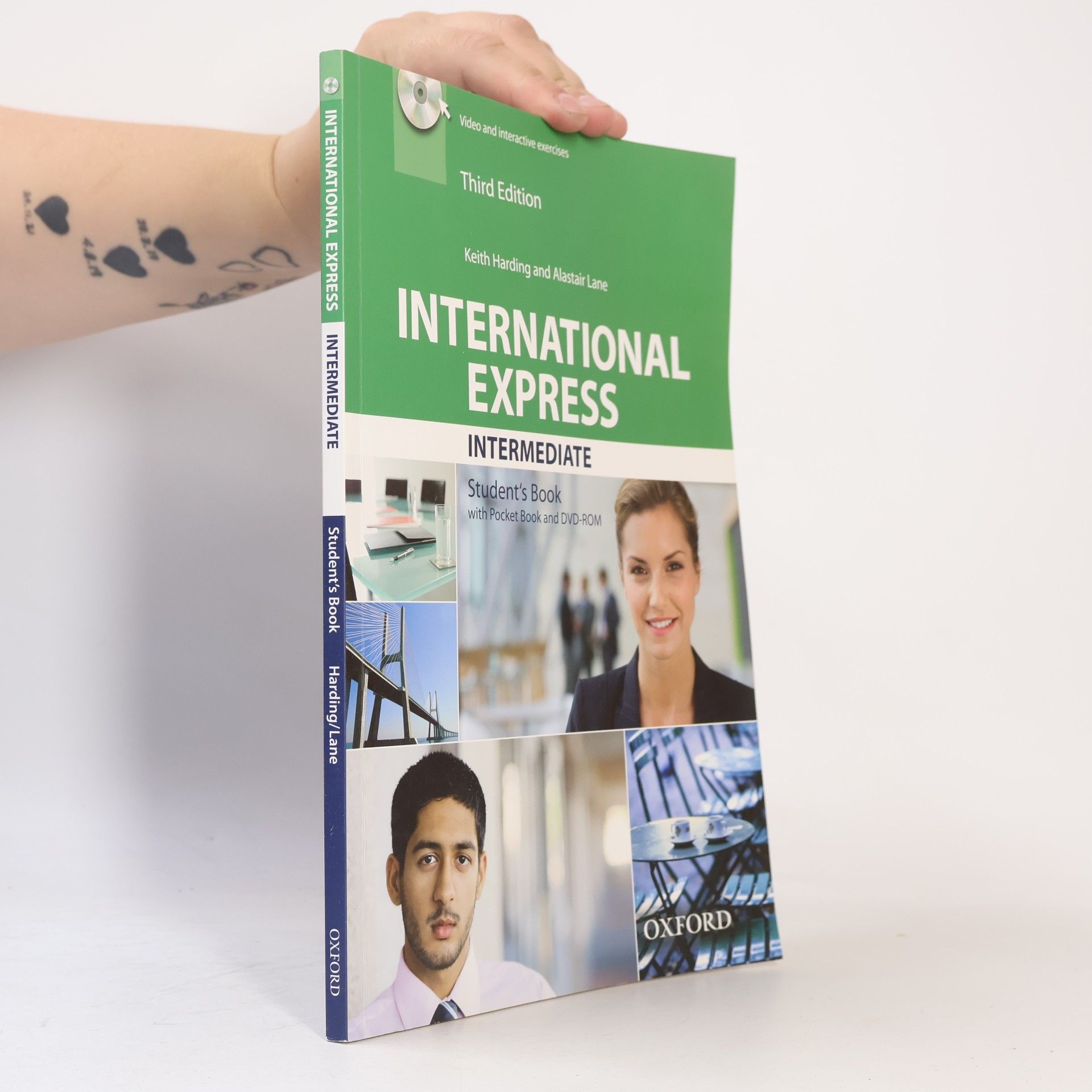 Liz Taylor International express : intermediate. Student's book : with DVD-ROM