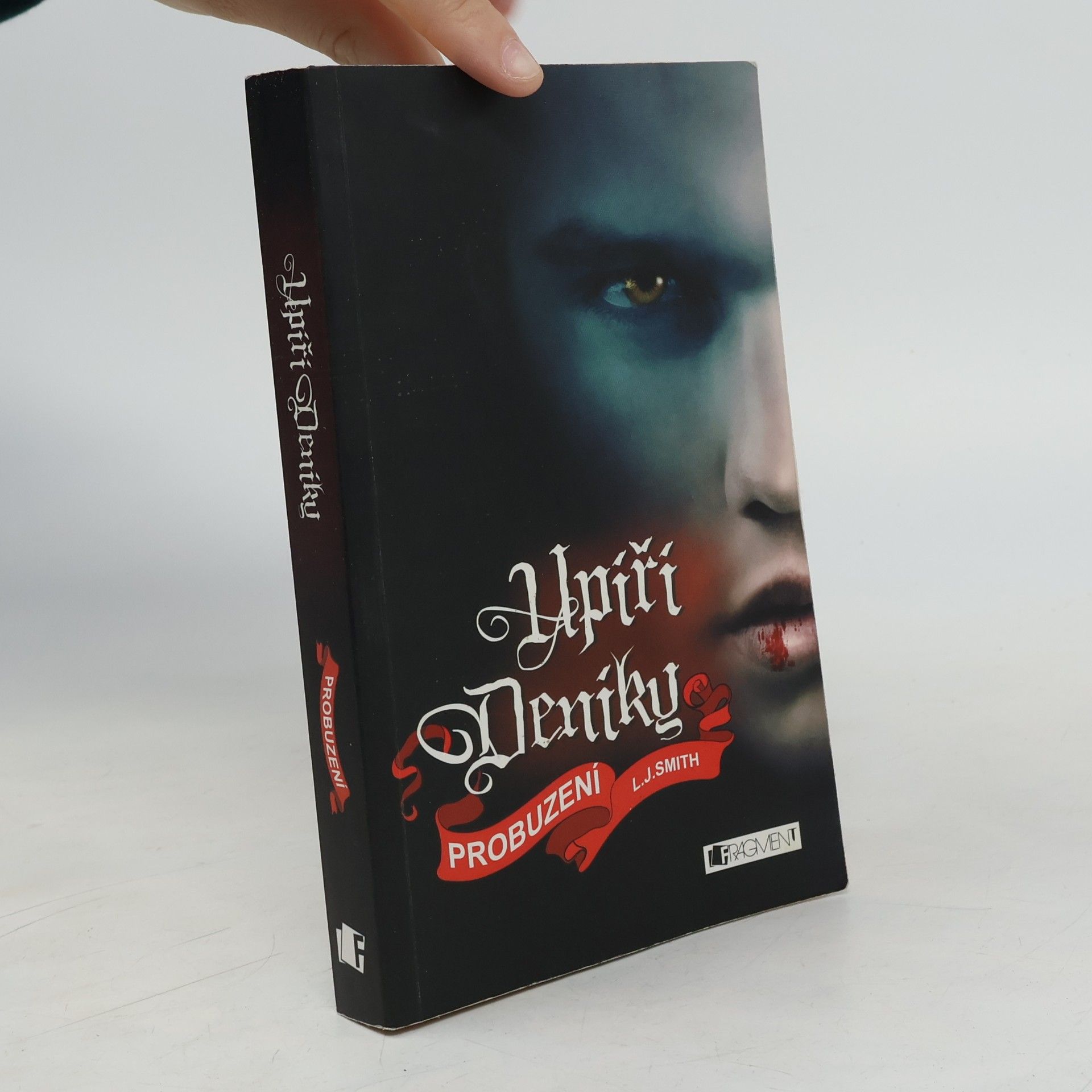 L. J. Smithová  Upíří deníky. Probuzení