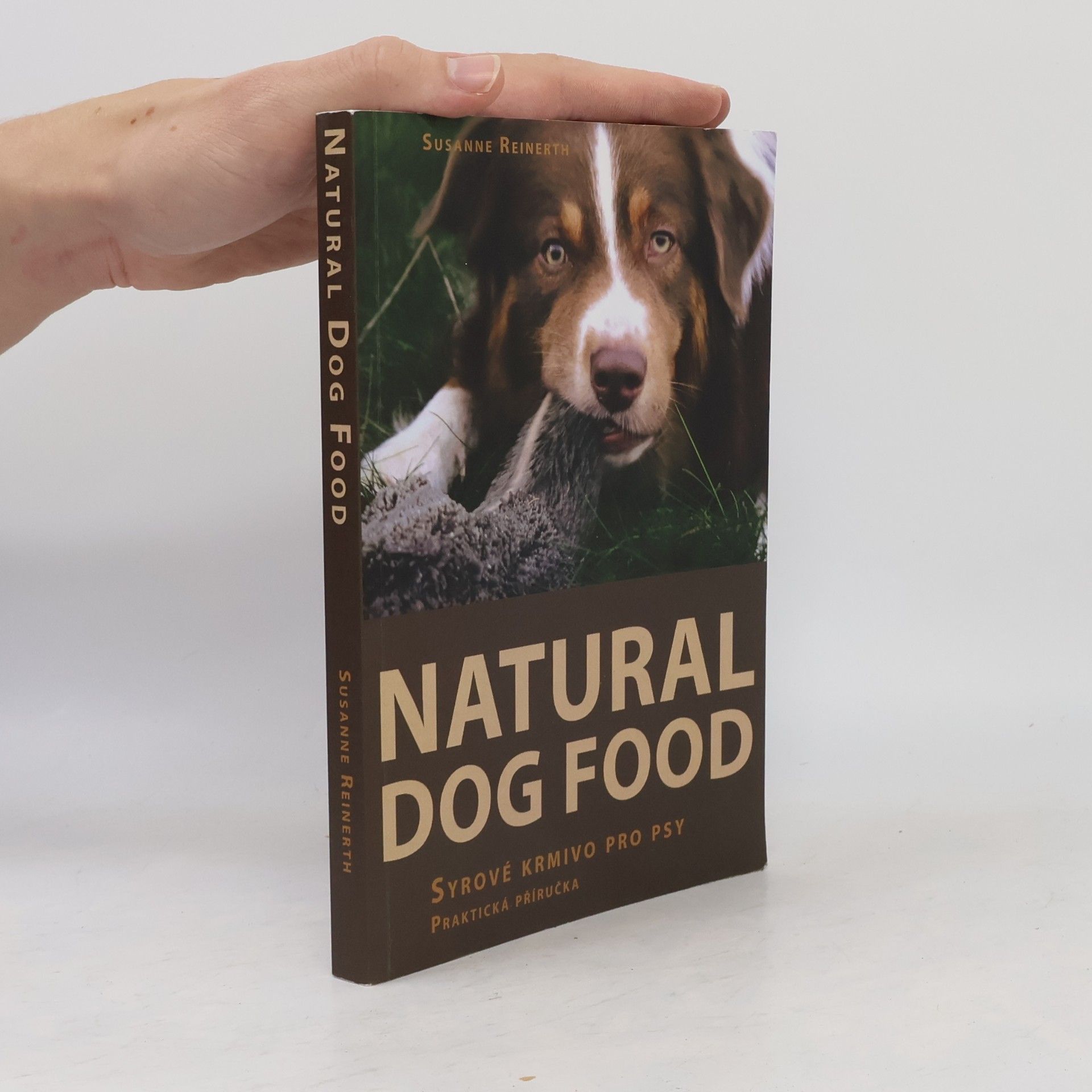 Natural Dog Food: Syrové krmivo pro psy