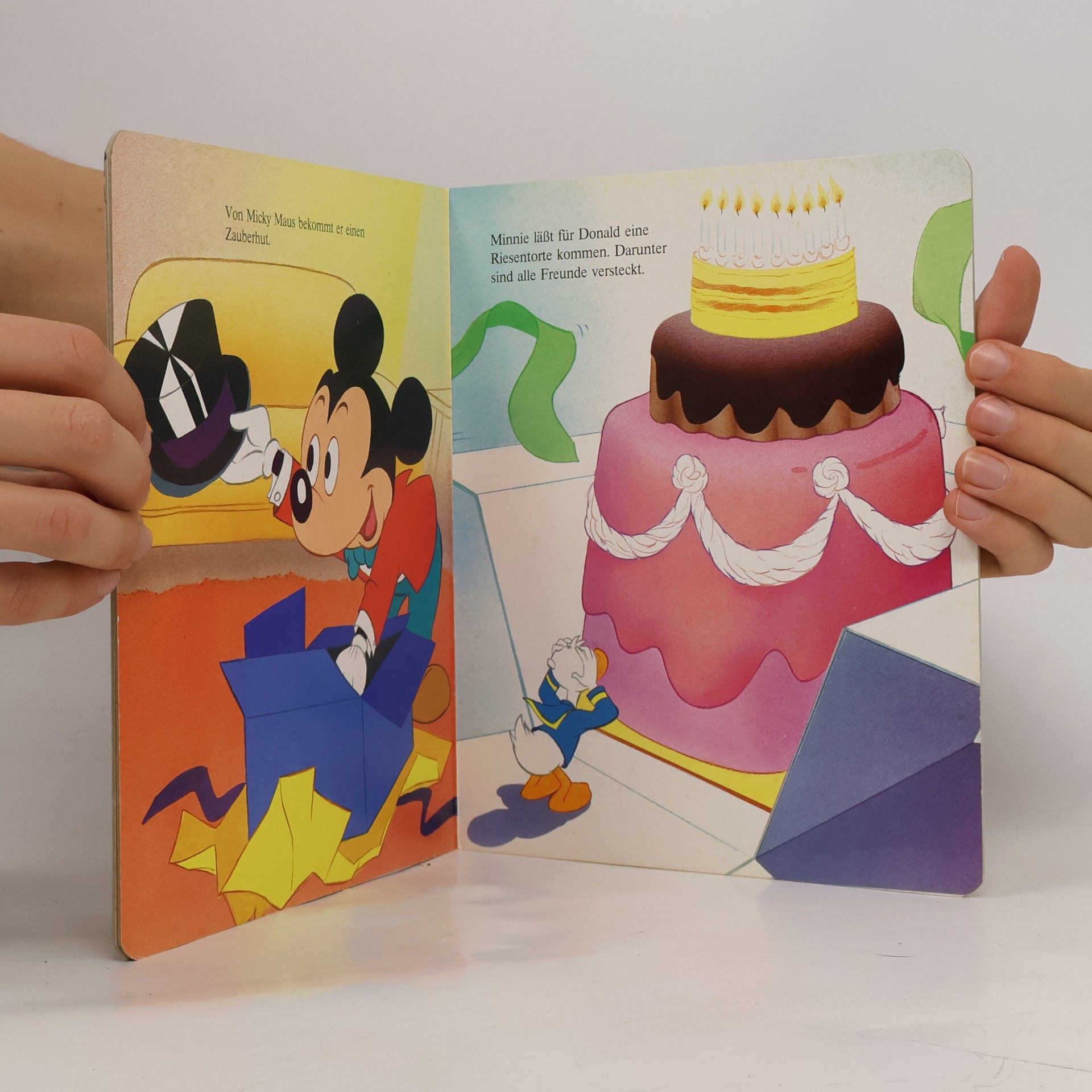 Donald Duck feiert Geburtstag. Walt Disney