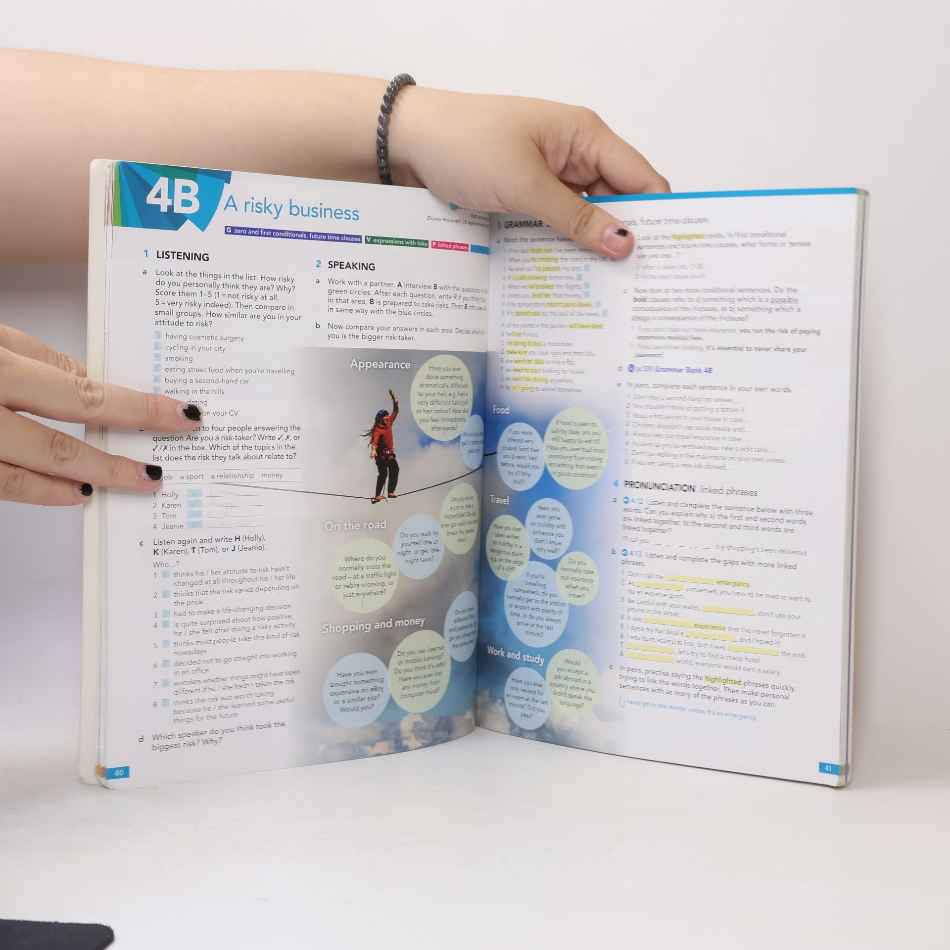 Kate Chomacki English file : upper-intermediate. Student's book : s anglicko-českým slovníčkem