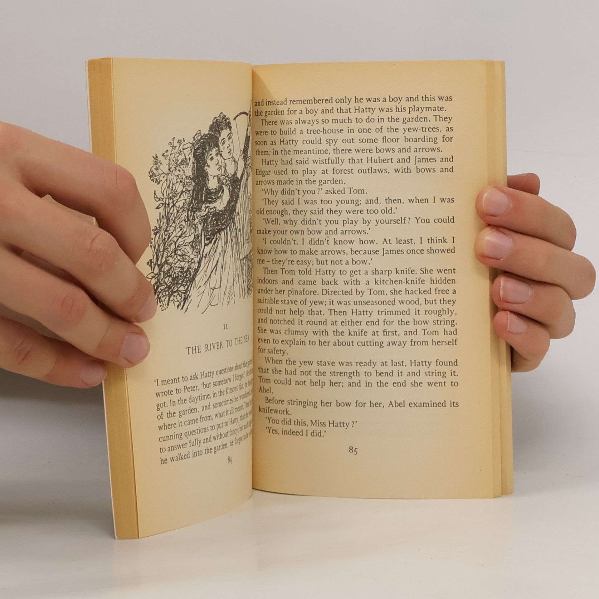 Philippa Pearce Puffin Essentials: Tom's Midnight Garden
