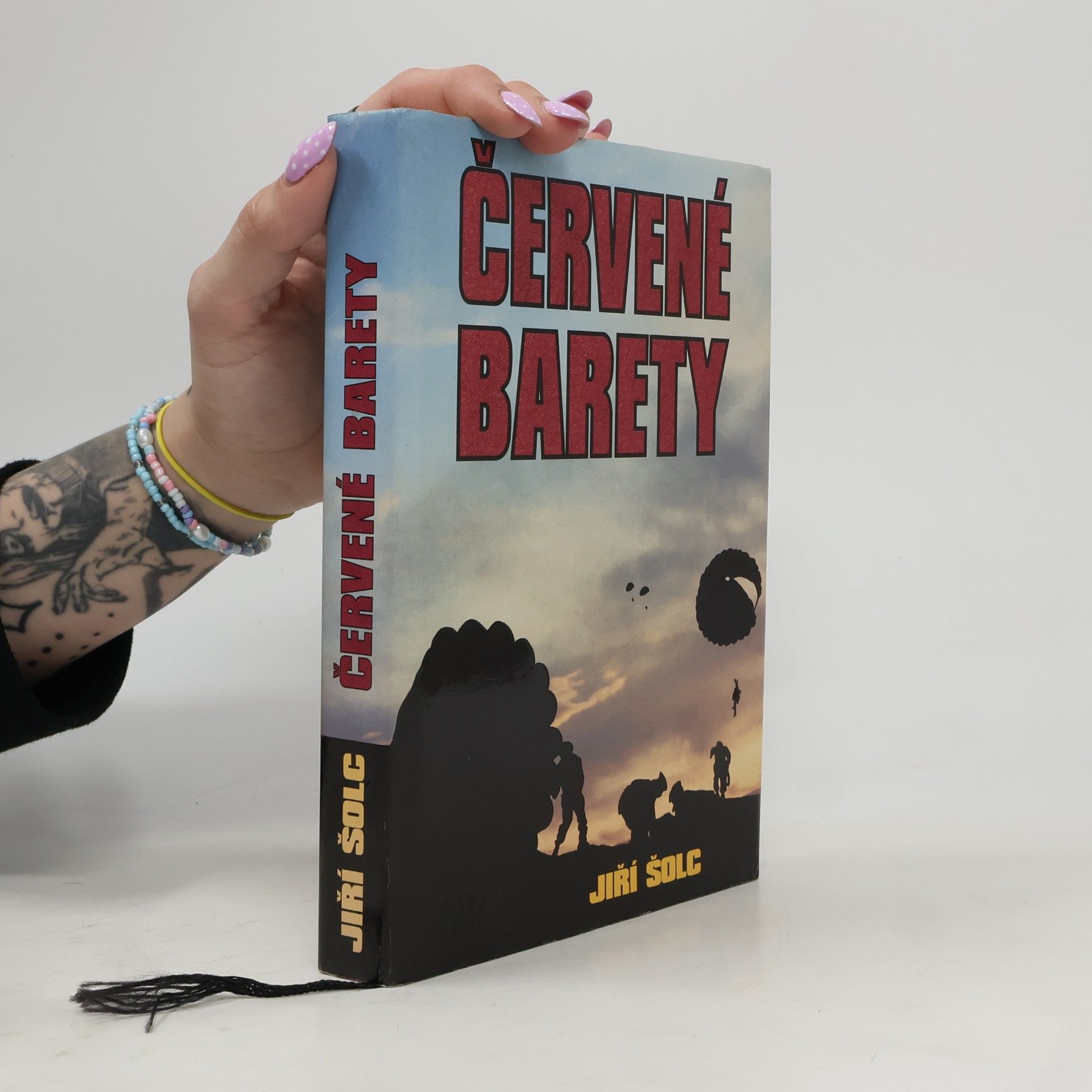 Červené barety