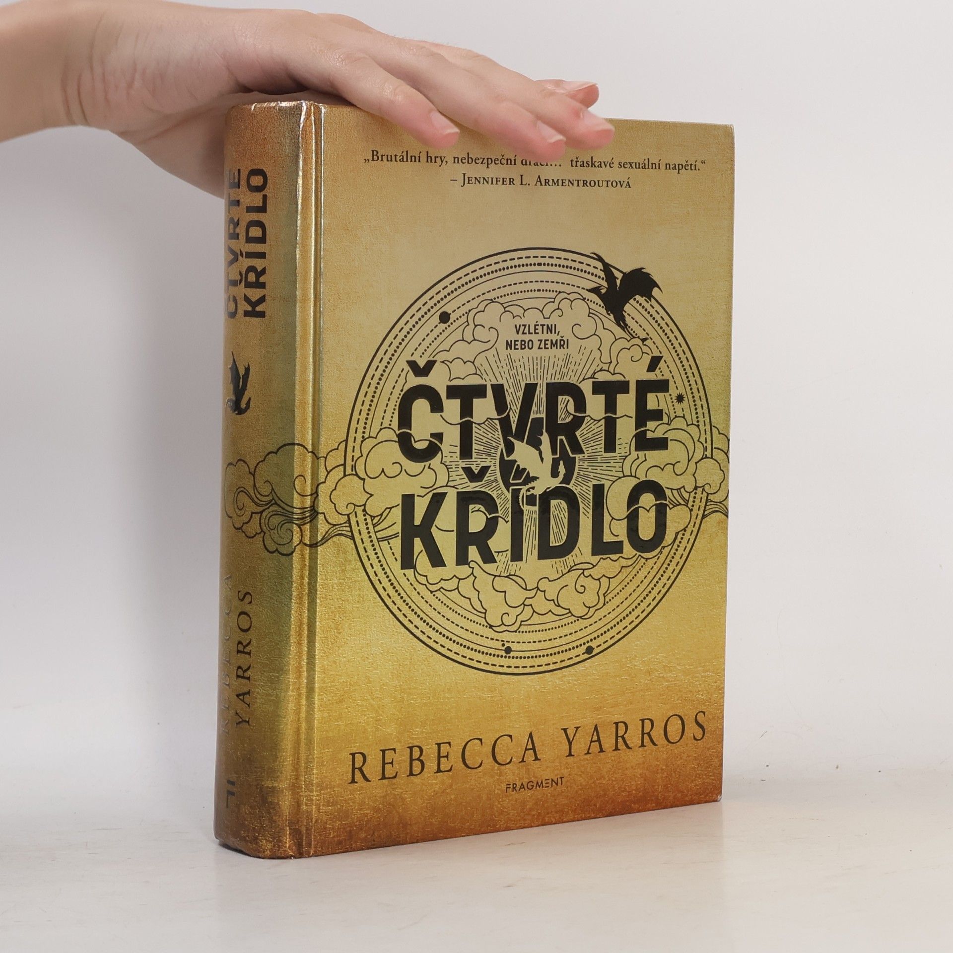 Rebecca Yarros Čtvrté křídlo
