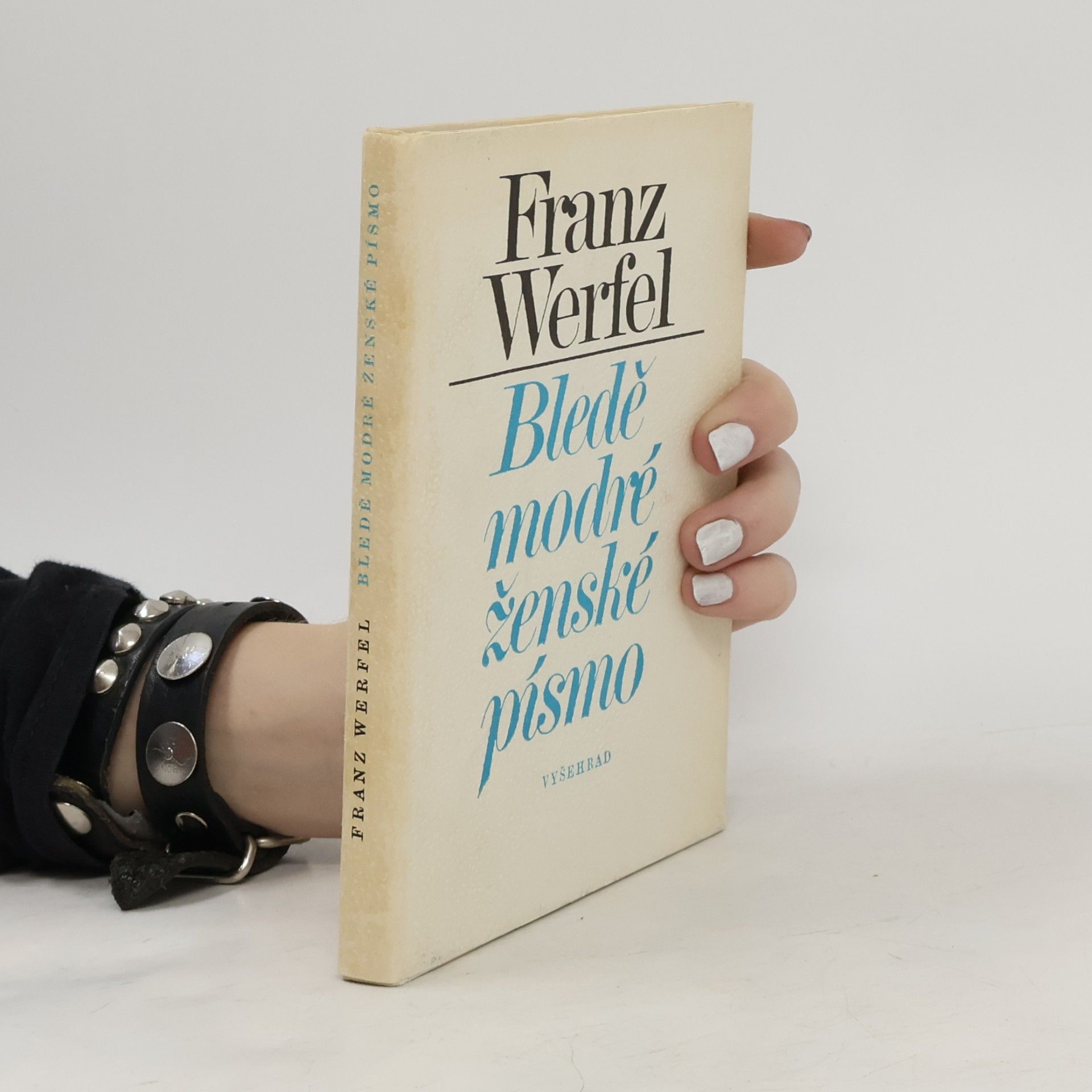 Franz Werfel Bledě modré ženské písmo