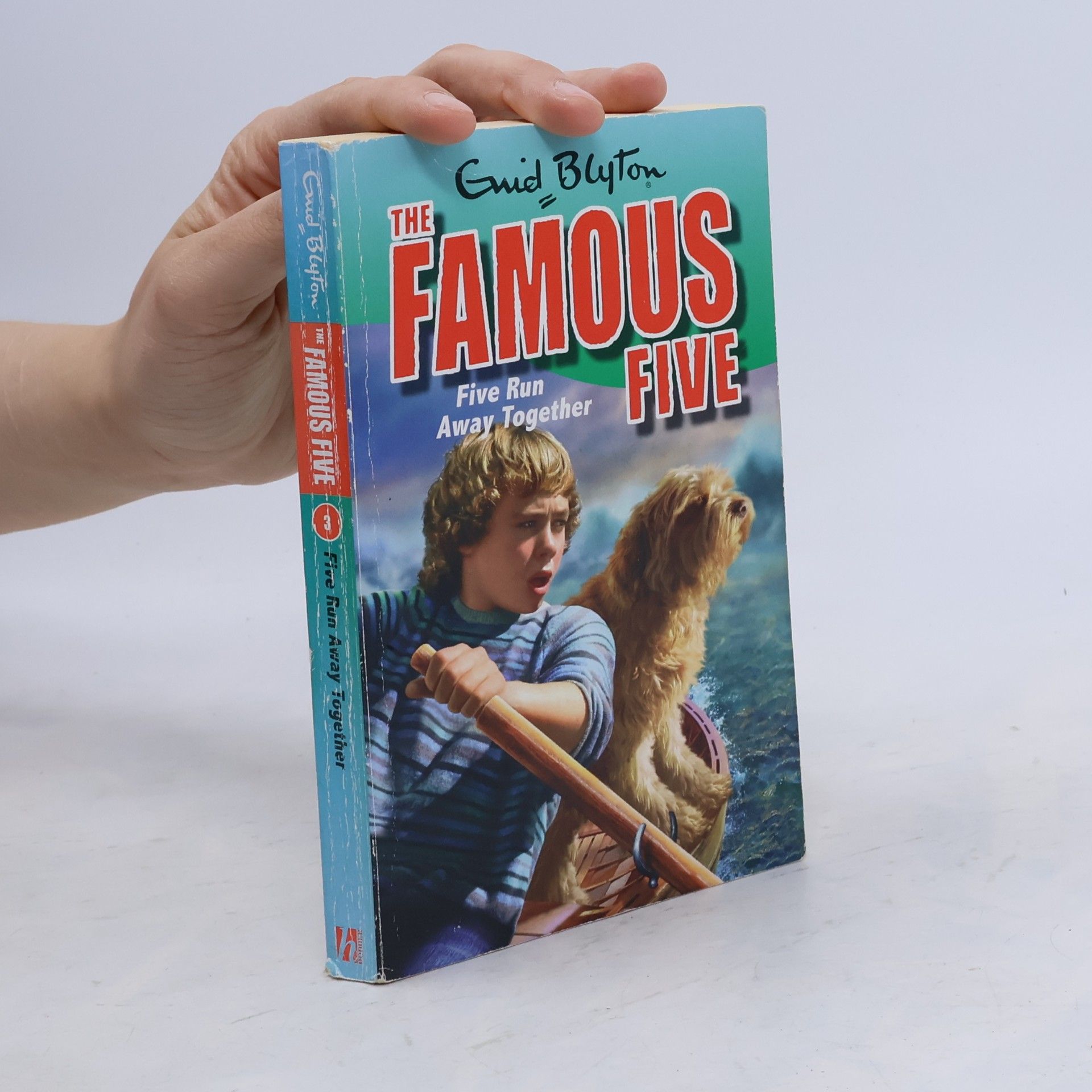 Enid Blyton The Famous Five: Five Run Away Together
