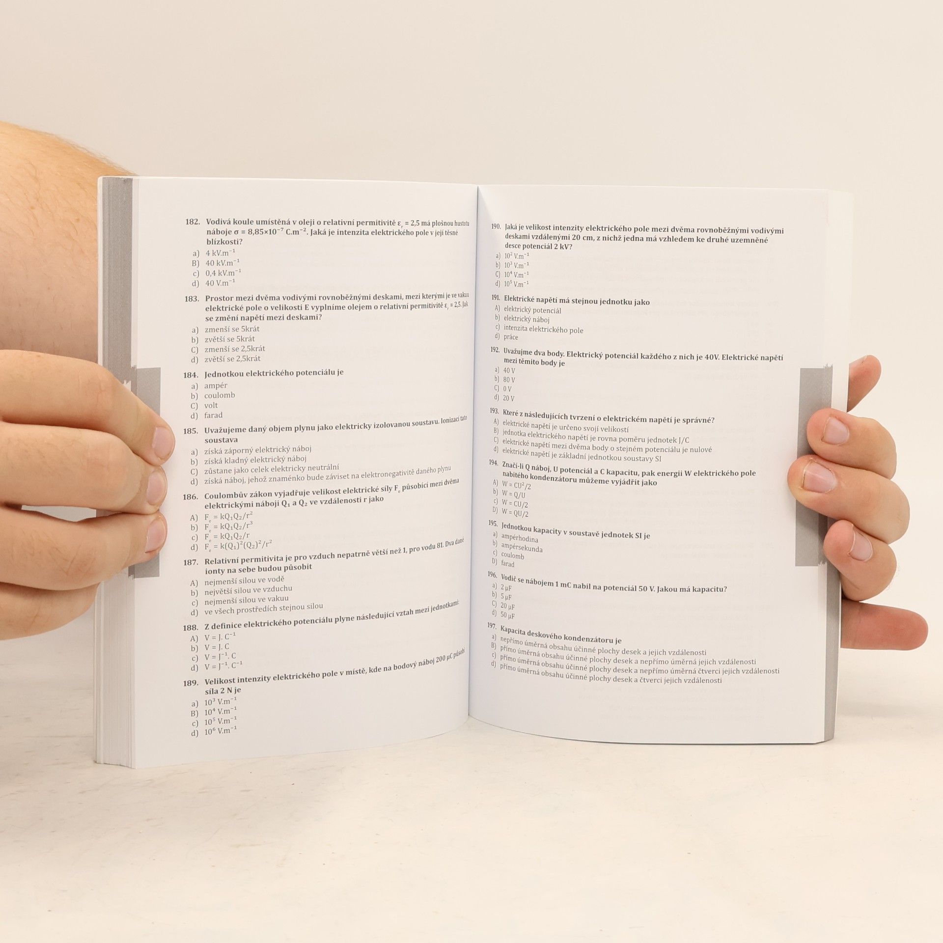 Autorenkollektiv Všeobecné a zubní lékařství