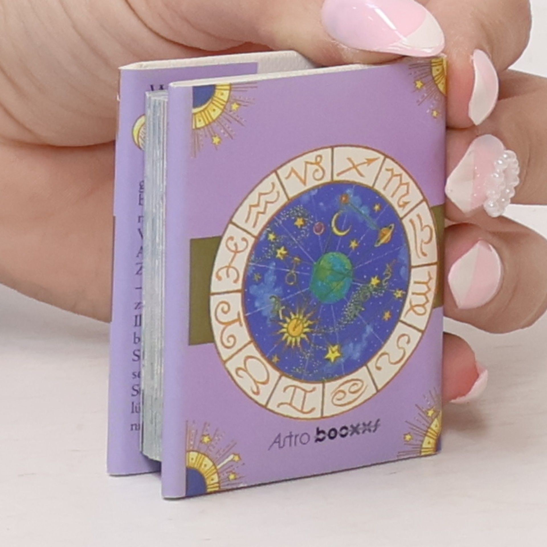 Stephanie Russell Astro- Booxxs: Widder