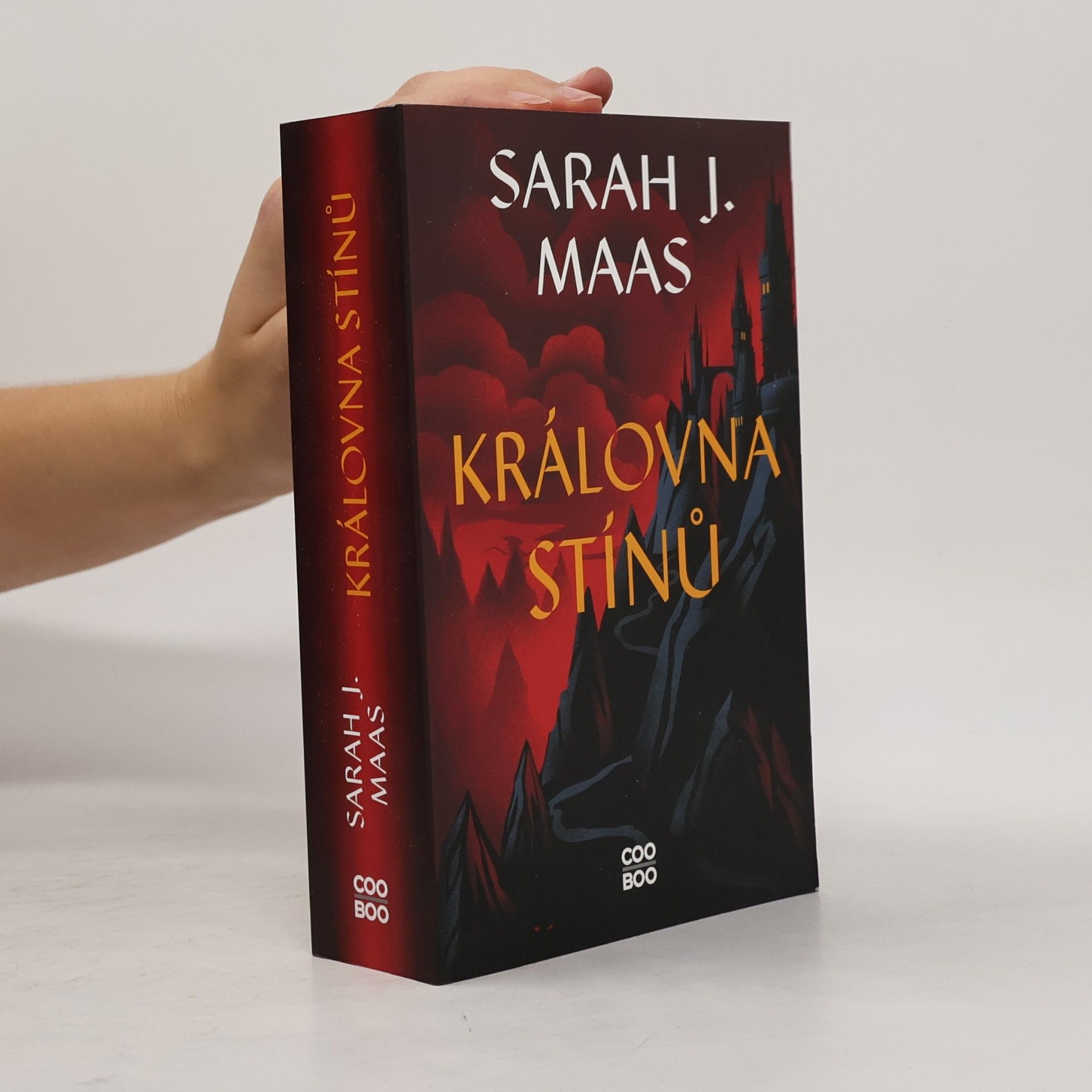 Sarah J. Maas Královna stínů