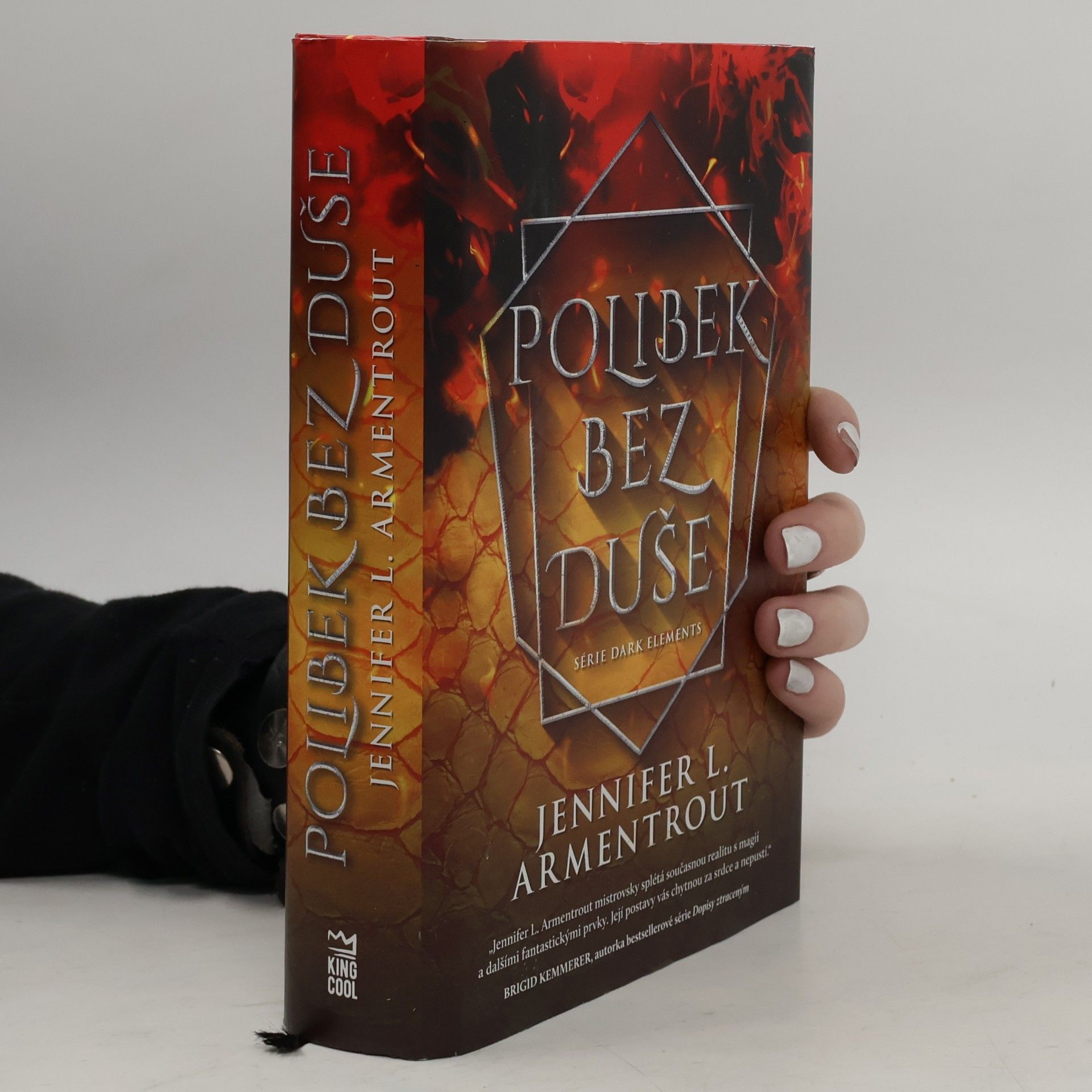 Jennifer L. Armentrout Polibek bez duše