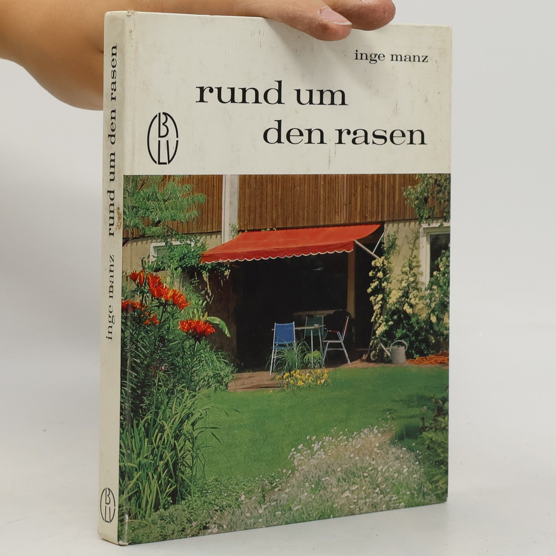 Inge Manz Rund um den Rasen