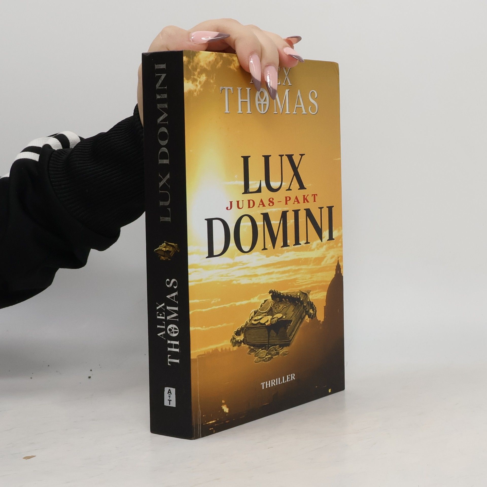 Alex Thomas Lux Domini