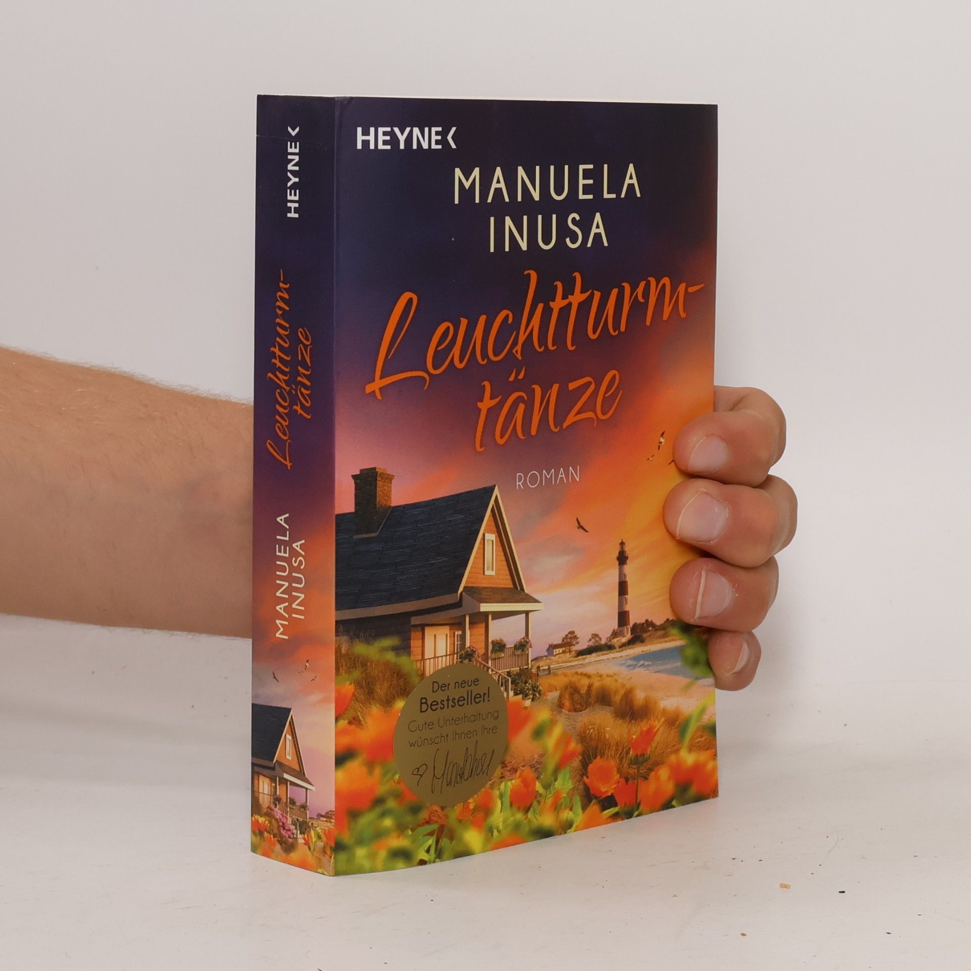 Manuela Inusa Coastlines - 3: Leuchtturmtänze