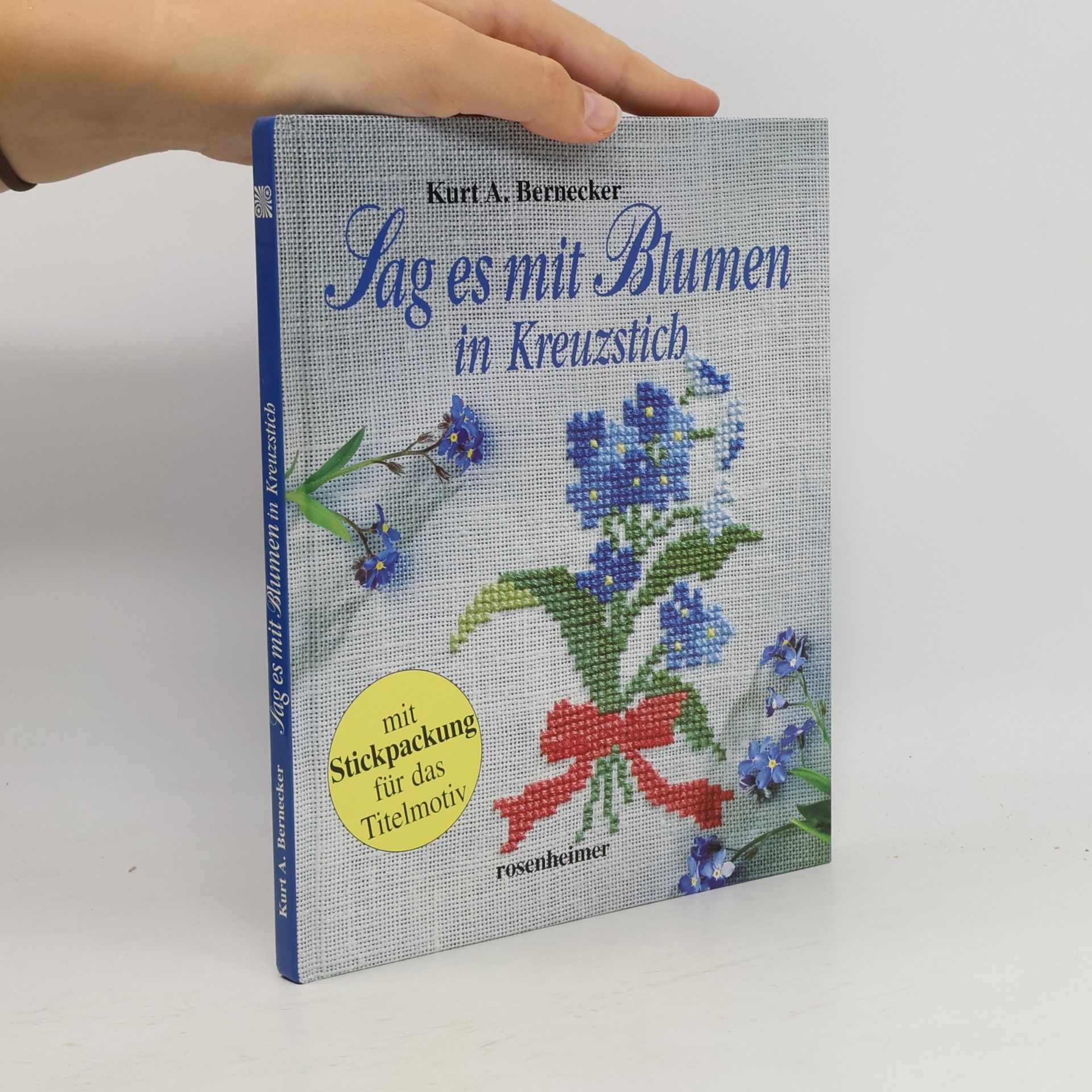 Kolektív autorov Sag es mit Blumen in Kreuzstich