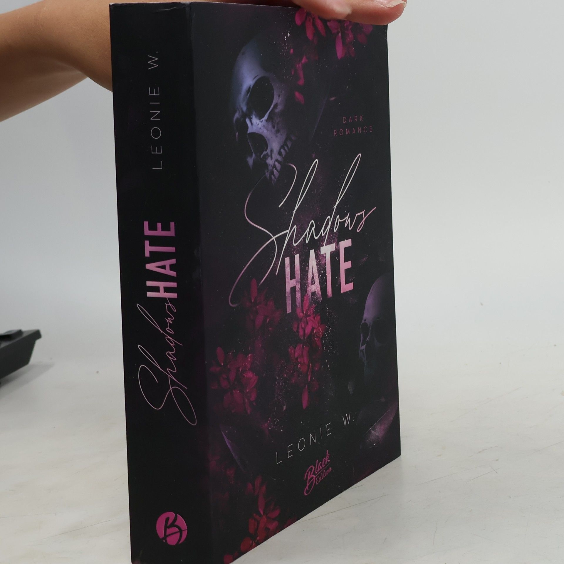 Leonie W. Shadow's Hate