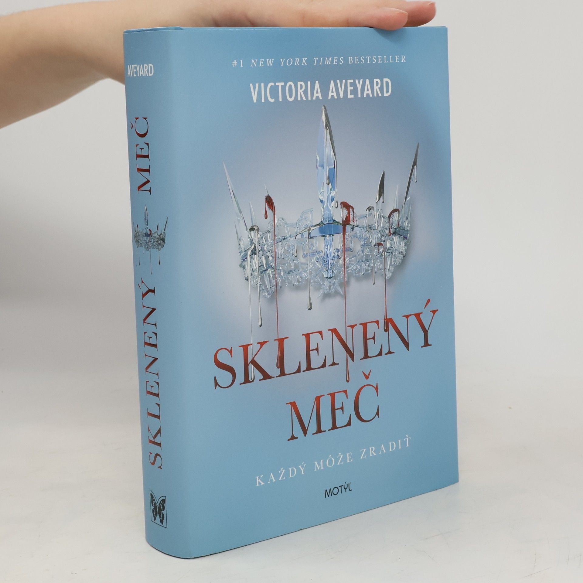Victoria Aveyard Sklenený meč