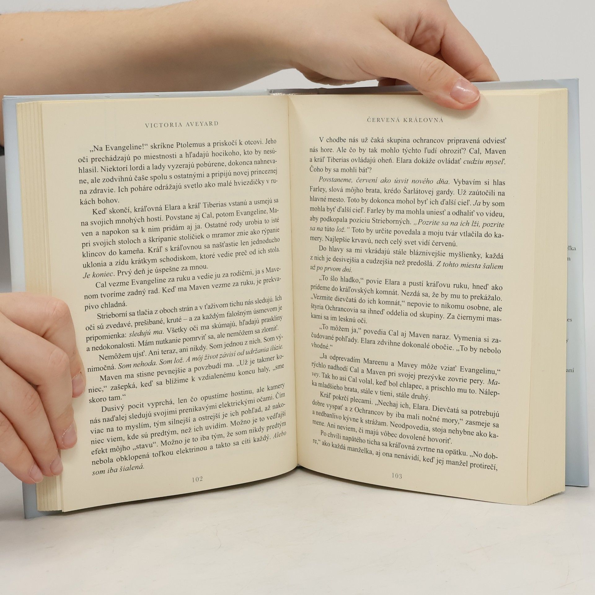 Victoria Aveyard Červená kráľovná