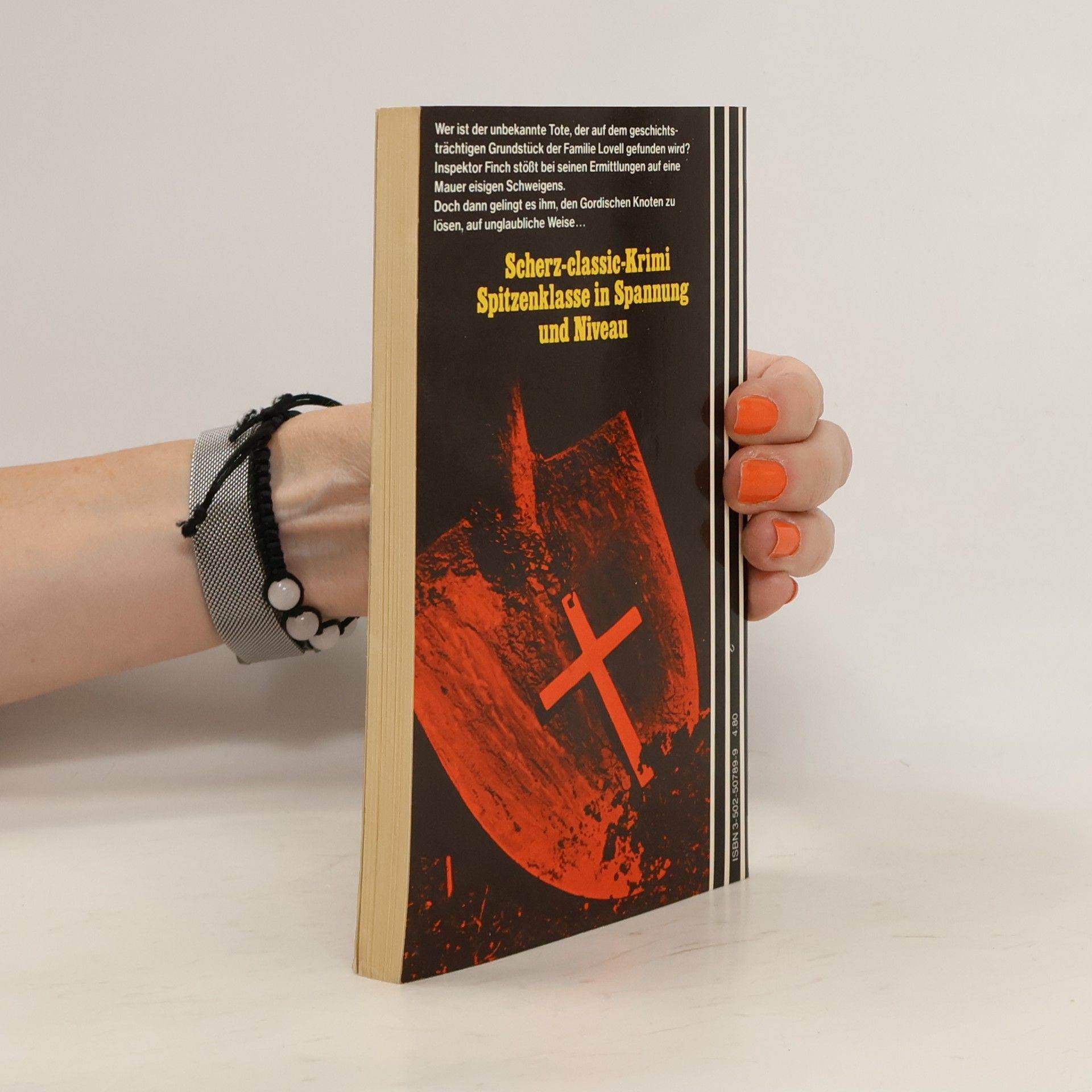 June Thomson Alter Sarg für neue Leiche