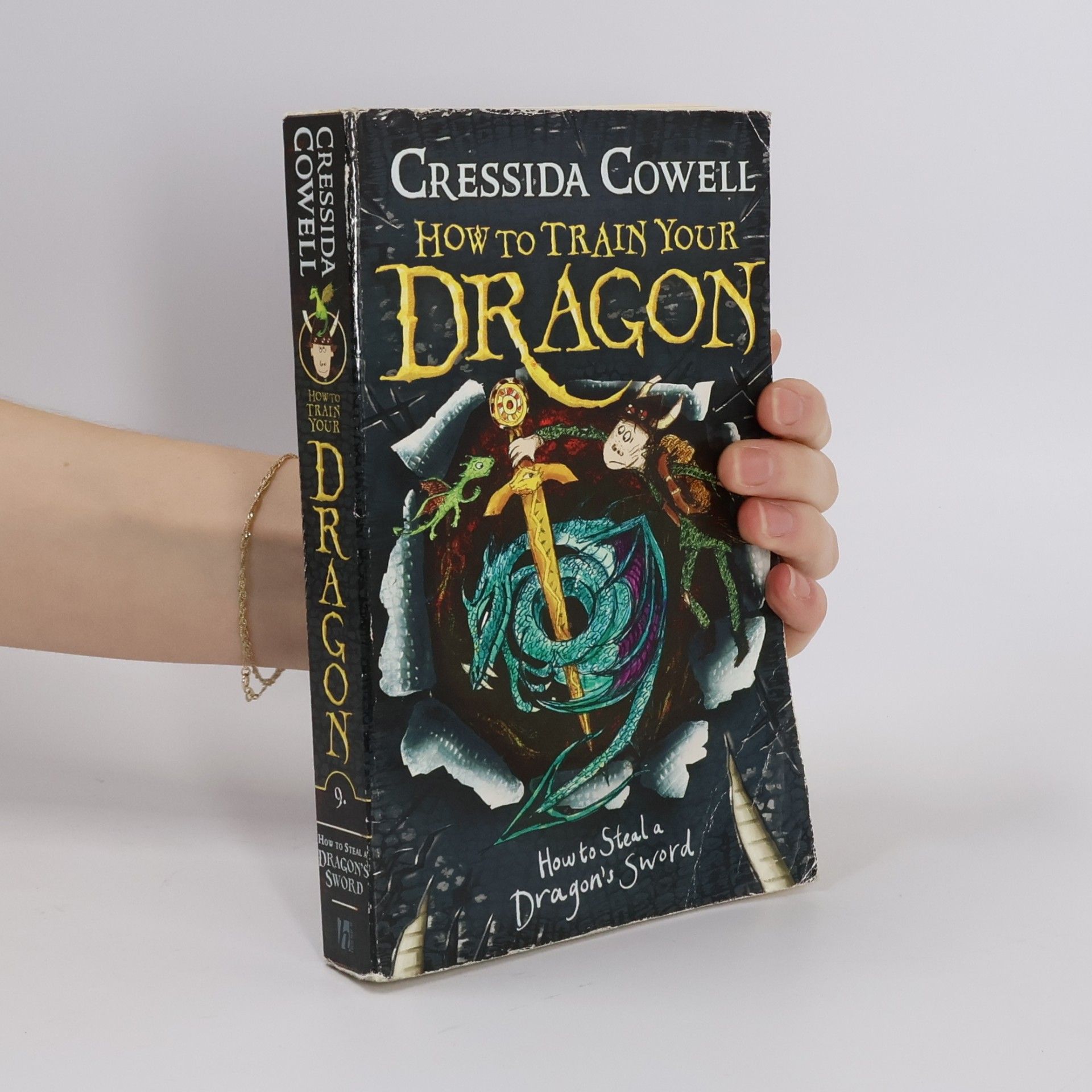 Cressida Cowell How to Steal a Dragon's Sword