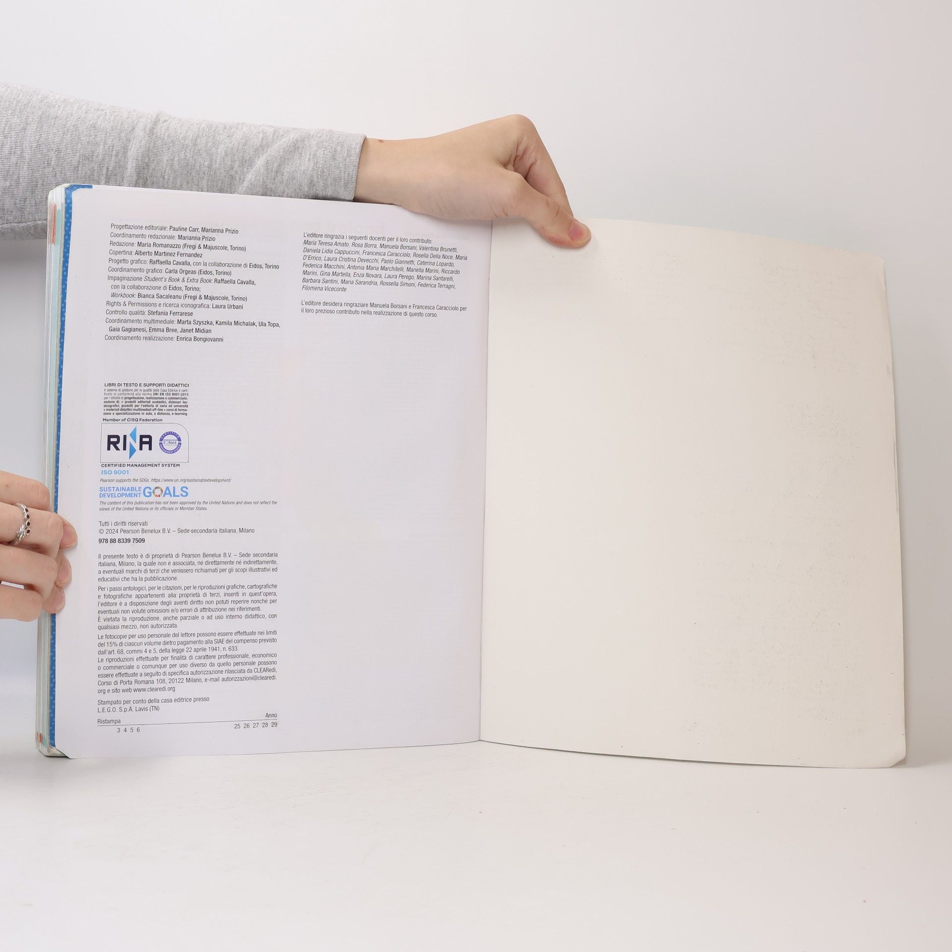 Paul M. Kelly Act Smart. Student's Book, Workbook and Extra Book