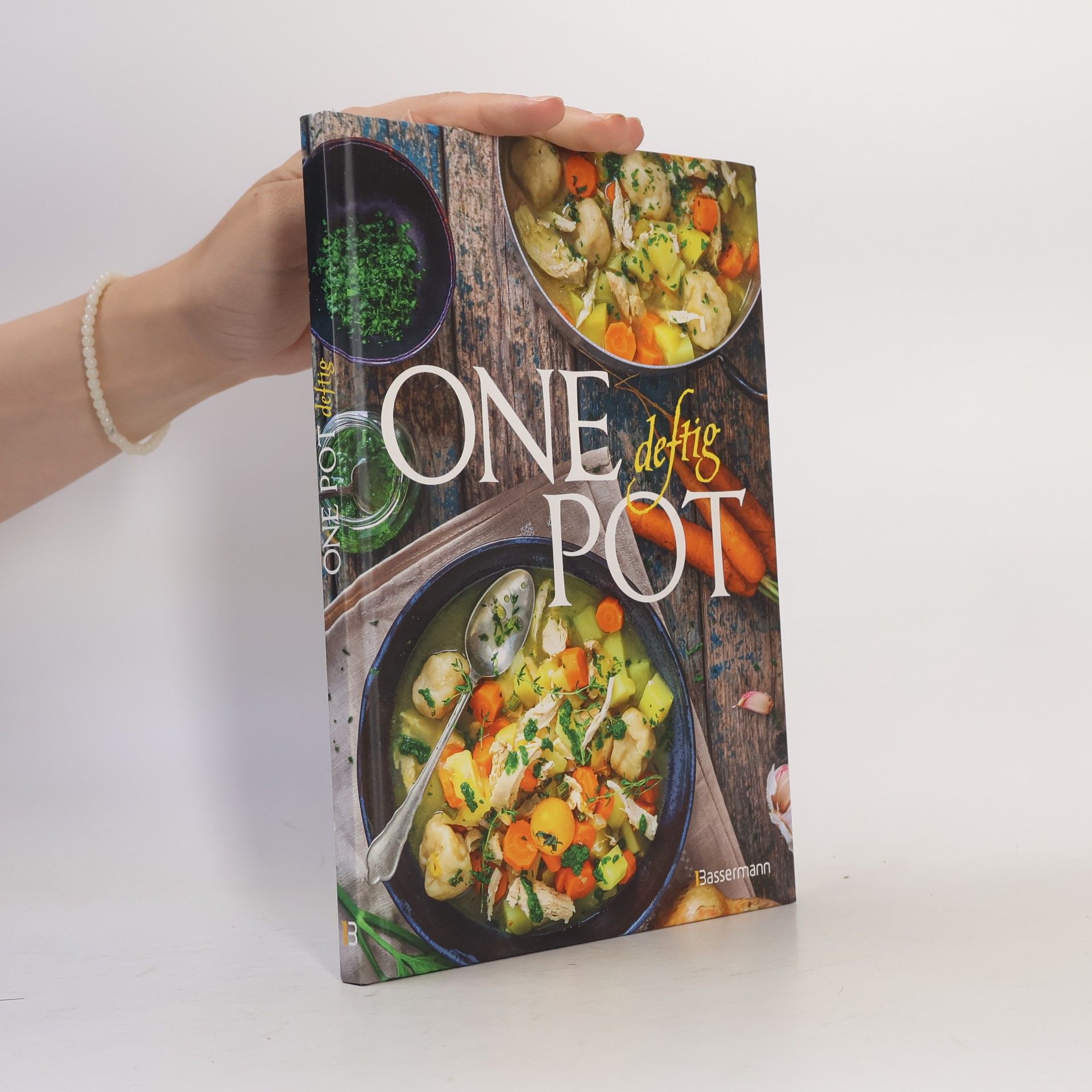 Penguin Random House Verlagsgruppe Penguin Random House Verlagsgruppe GmbH One Pot deftig - Die besten Rezepte für Eintopfgerichte. Wenige Zutaten, einfache Zubereitung -