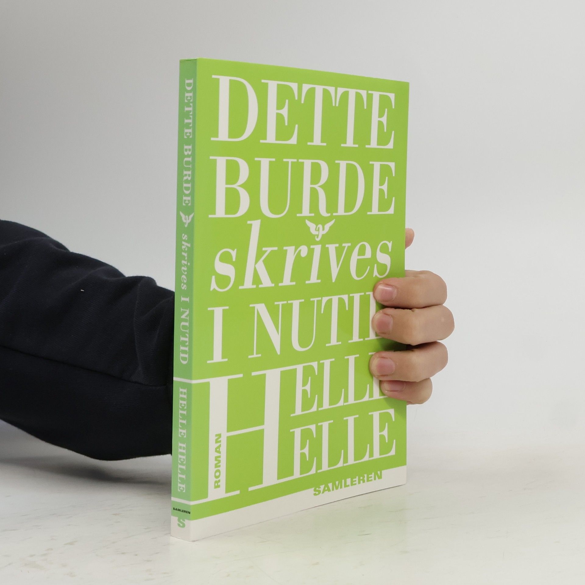 Helle Helle Dette burde skrives i nutid