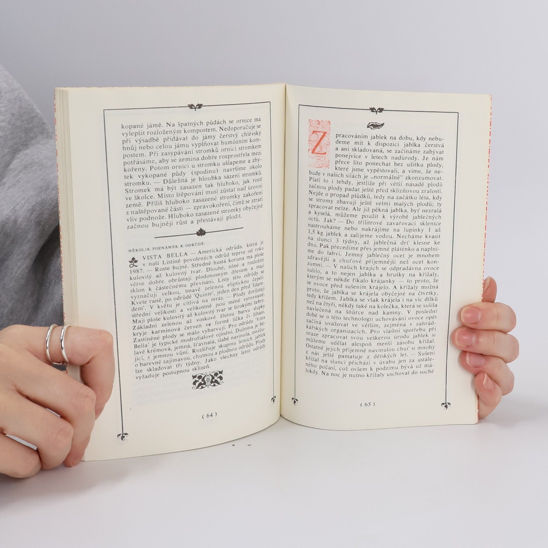 Božena Sedliská Slabikář o jablku, aneb, Rady ze Zahrady Čech. Litoměřice, Zahrada Čech, výstava ovoce, zeleniny, vína, chmele