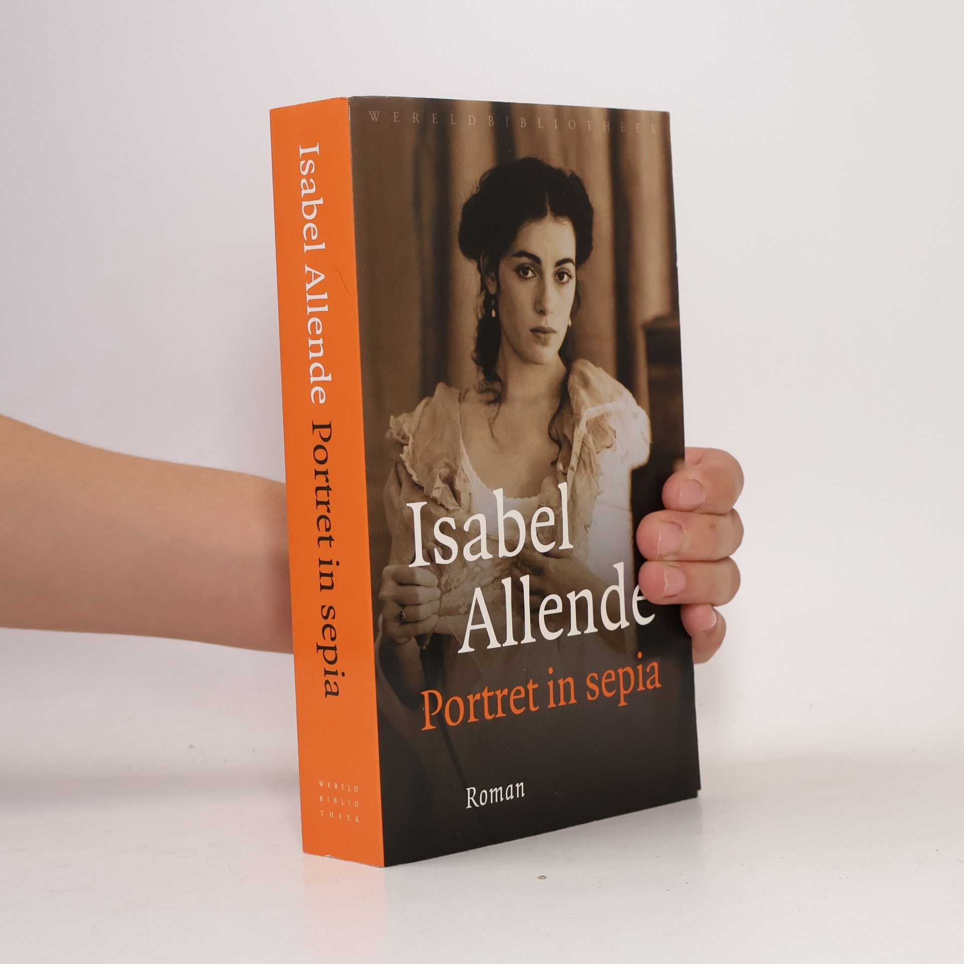 Isabel Allende Portret in sepia