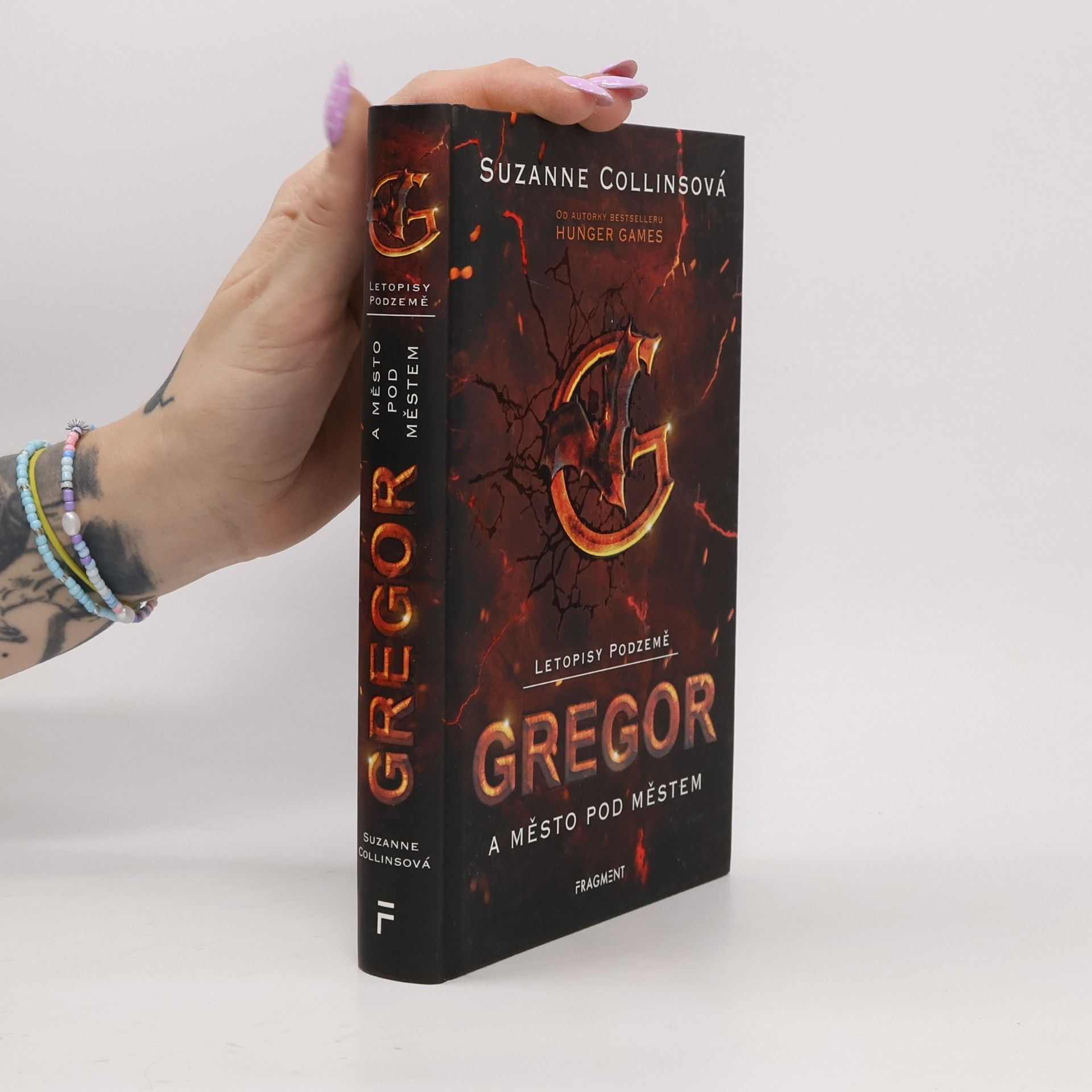 Suzanne Collins Letopisy Podzemě. Gregor a město pod městem