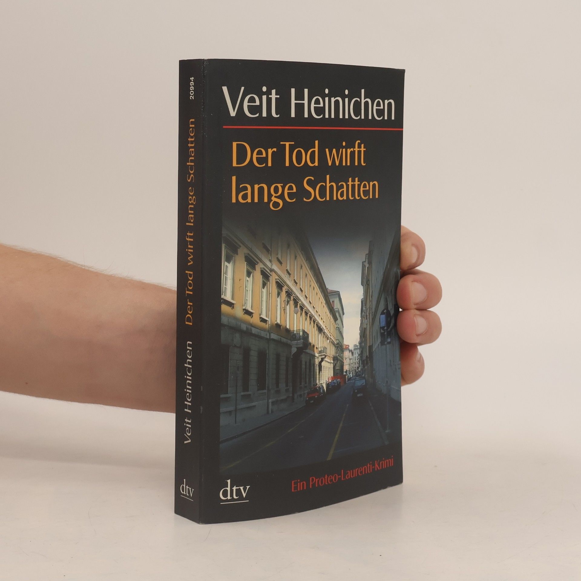 Veit Heinichen Der Tod wirft lange Schatten