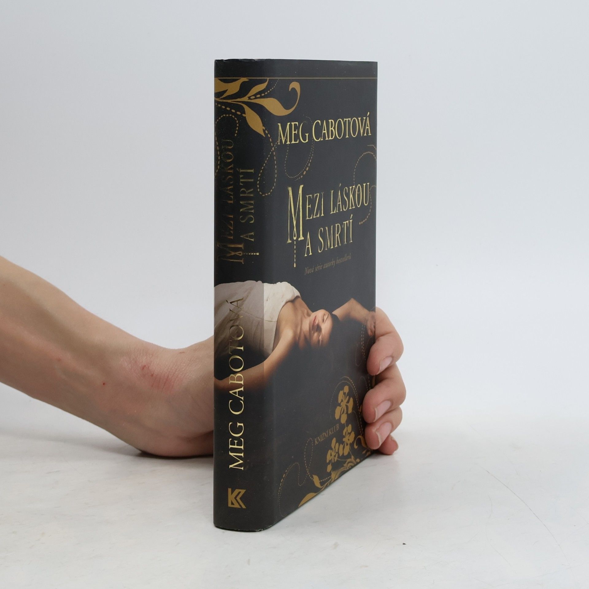 Meg Cabot Mezi láskou a smrtí
