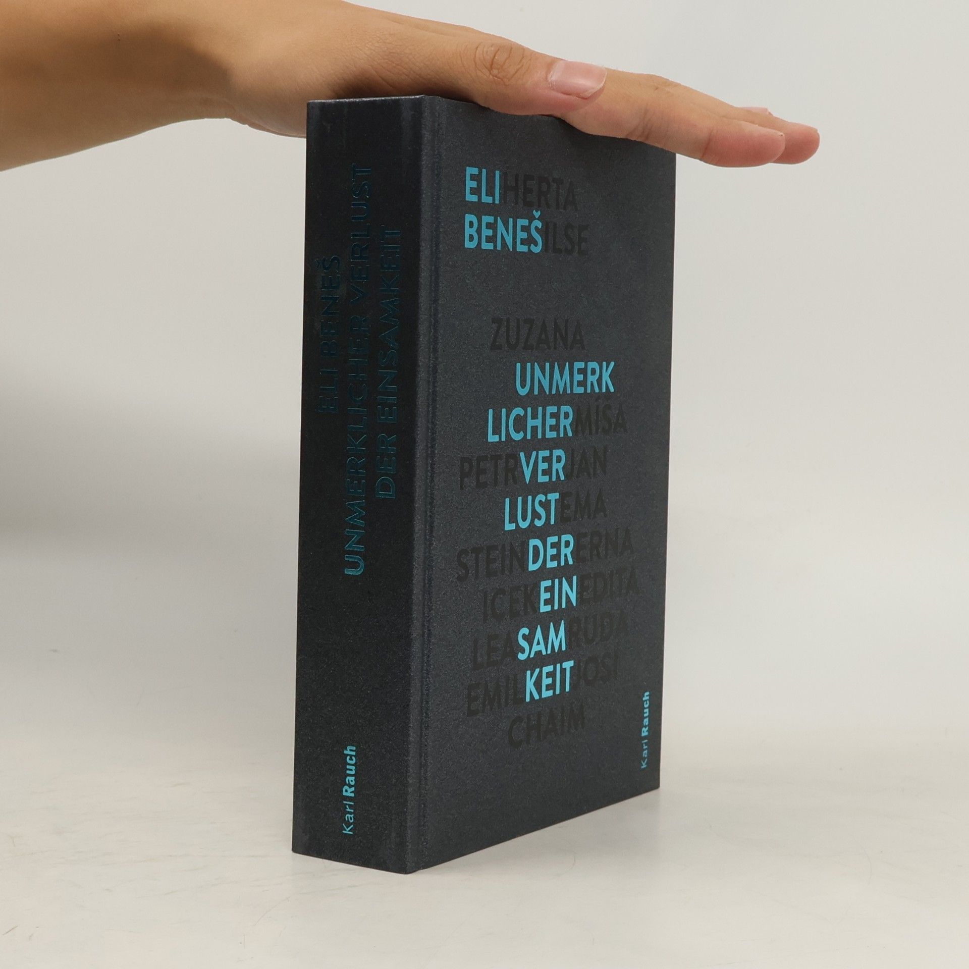 Raija Hauck Unmerklicher Verlust der Einsamkeit: Ein Neuanfang des Lebens. Mit schwarzem Farbschnitt, Glanz und Lesebändchen.