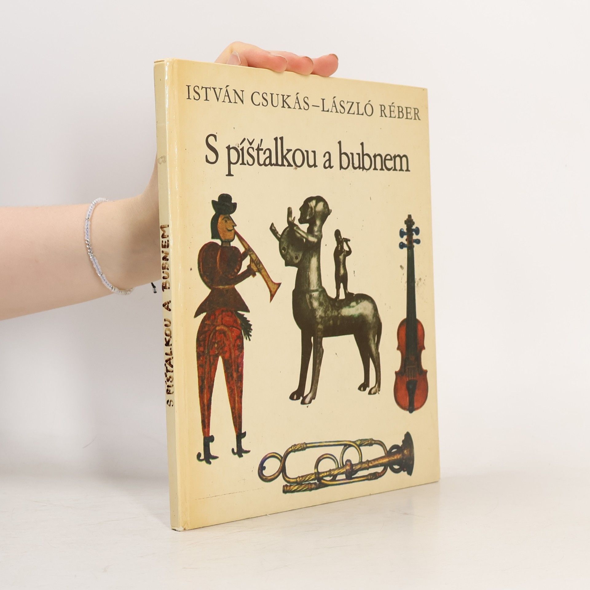 István Csukás S píšťalkou a bubnem