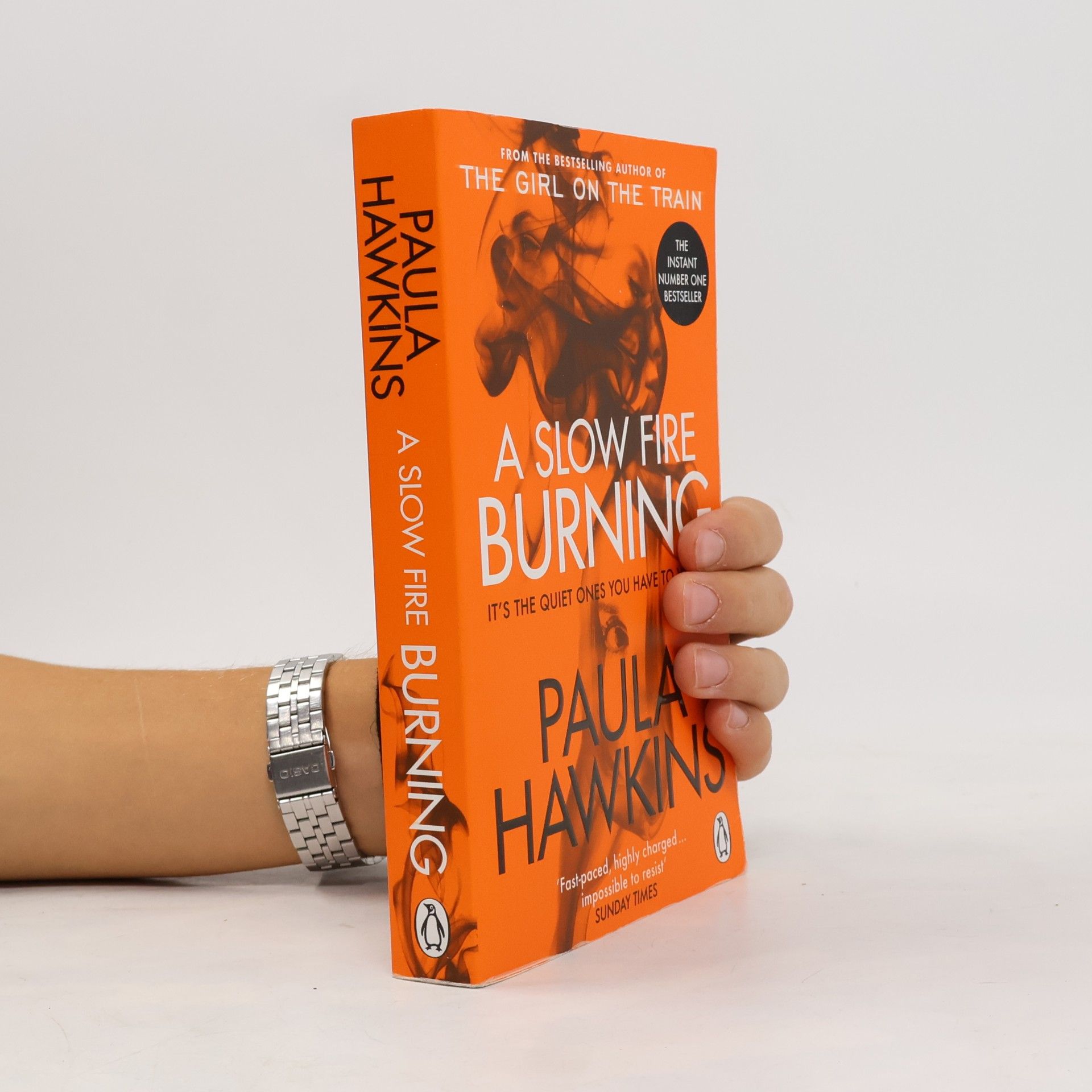 Paula Hawkins A slow fire burning
