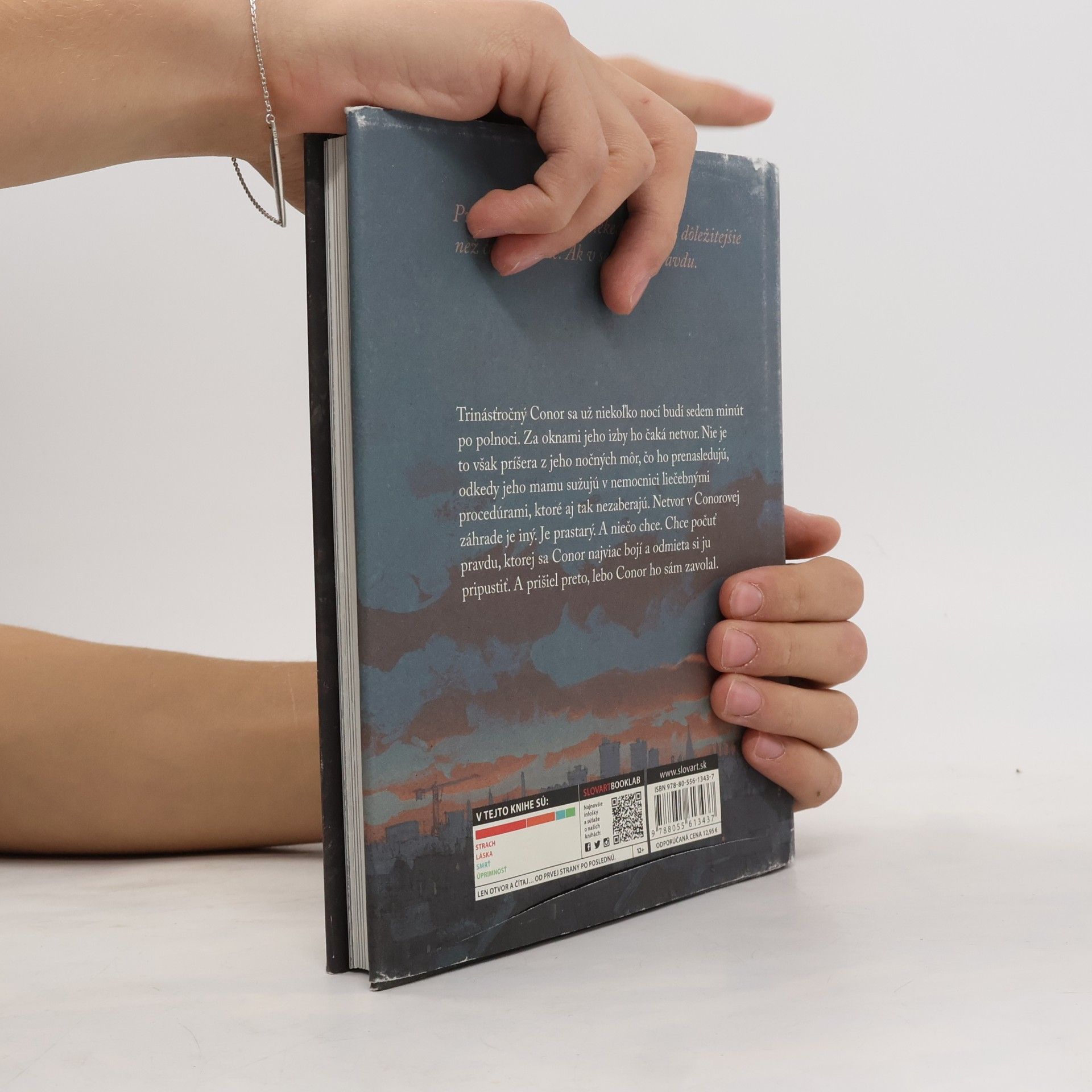 Patrick Ness Sedem minút po polnoci