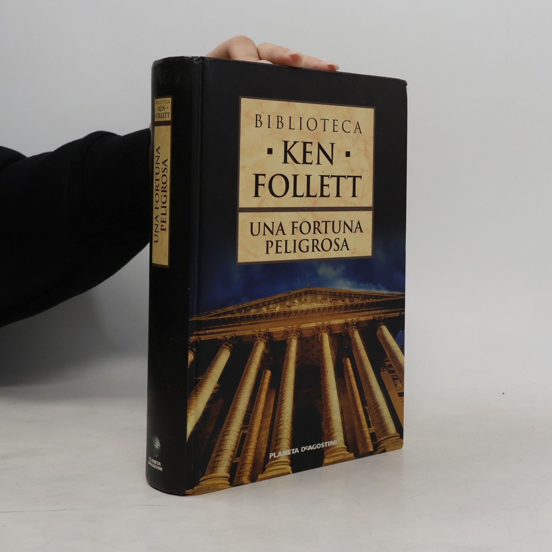 Biblioteca: Una fortuna peligrosa