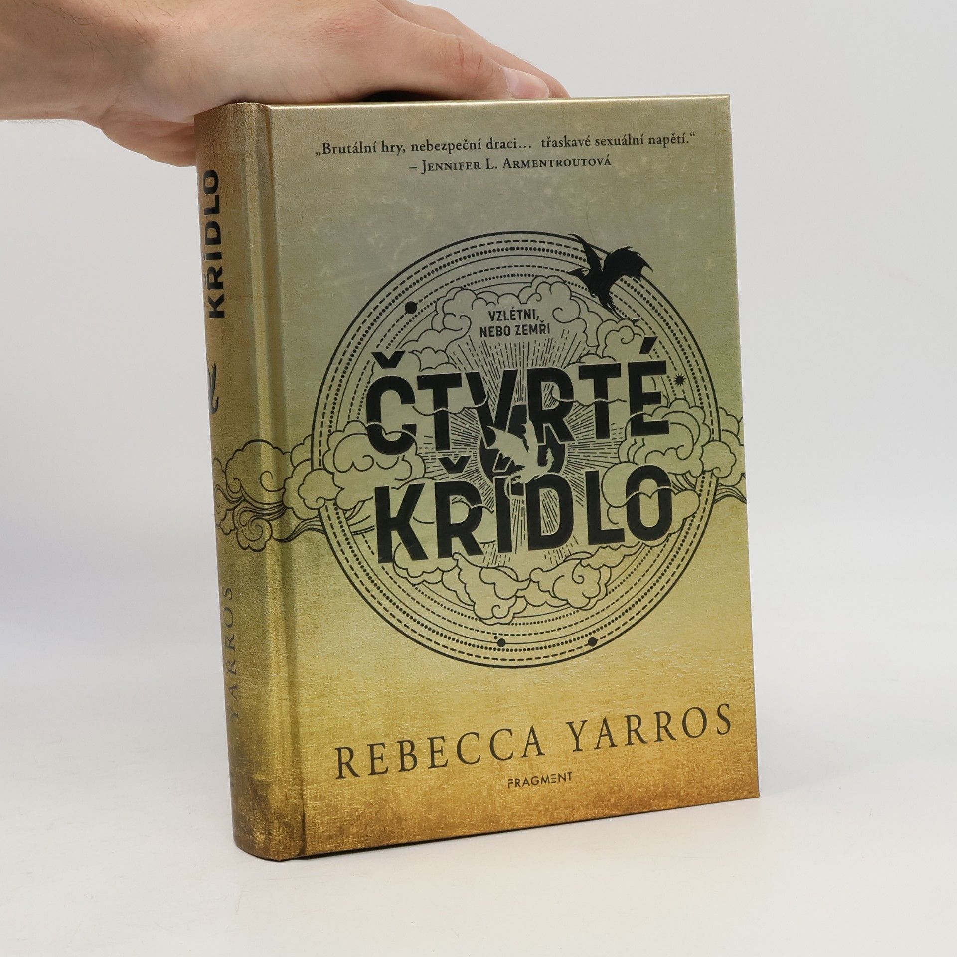 Rebecca Yarros Čtvrté křídlo