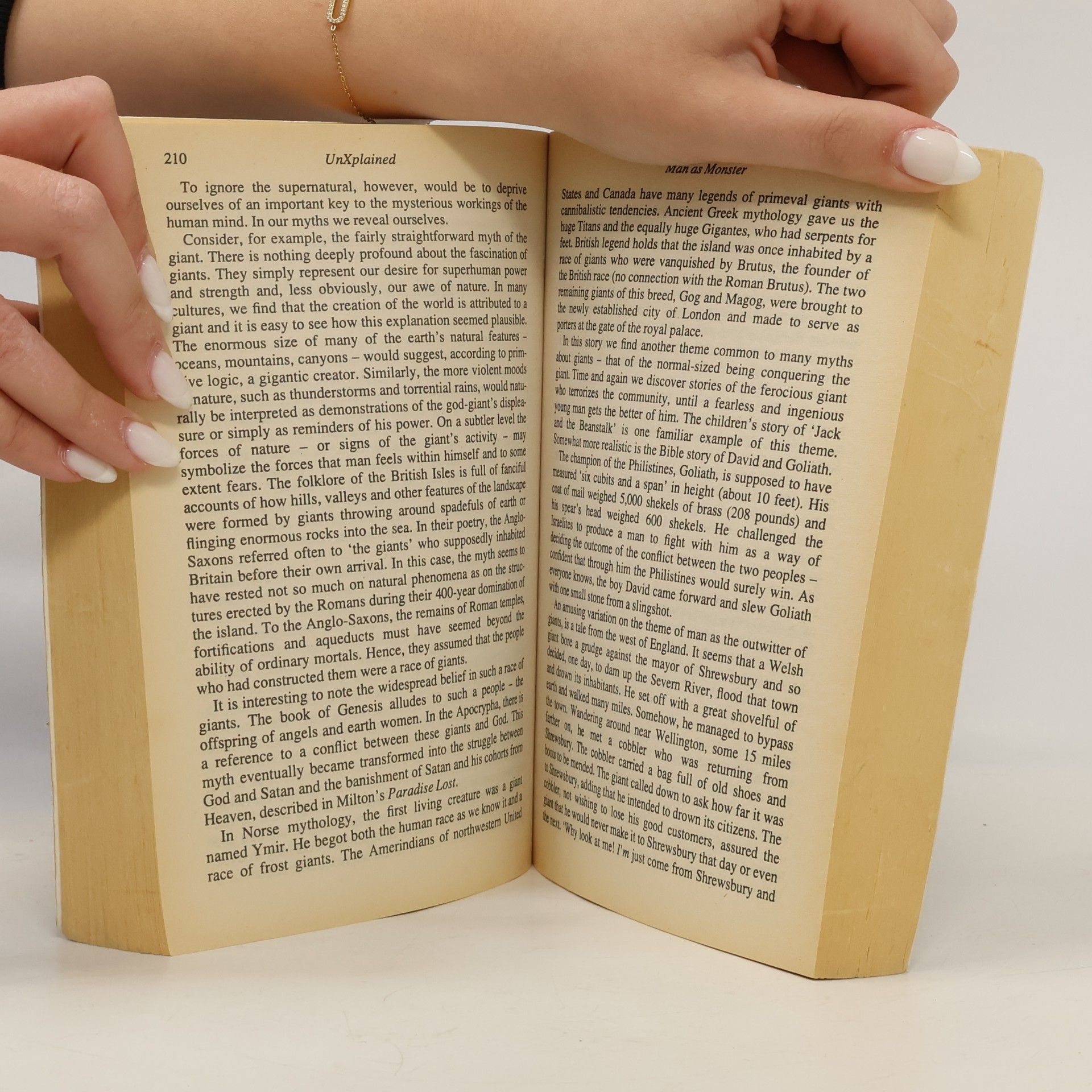 Damon Wilson The Giant Book of The UnXplained
