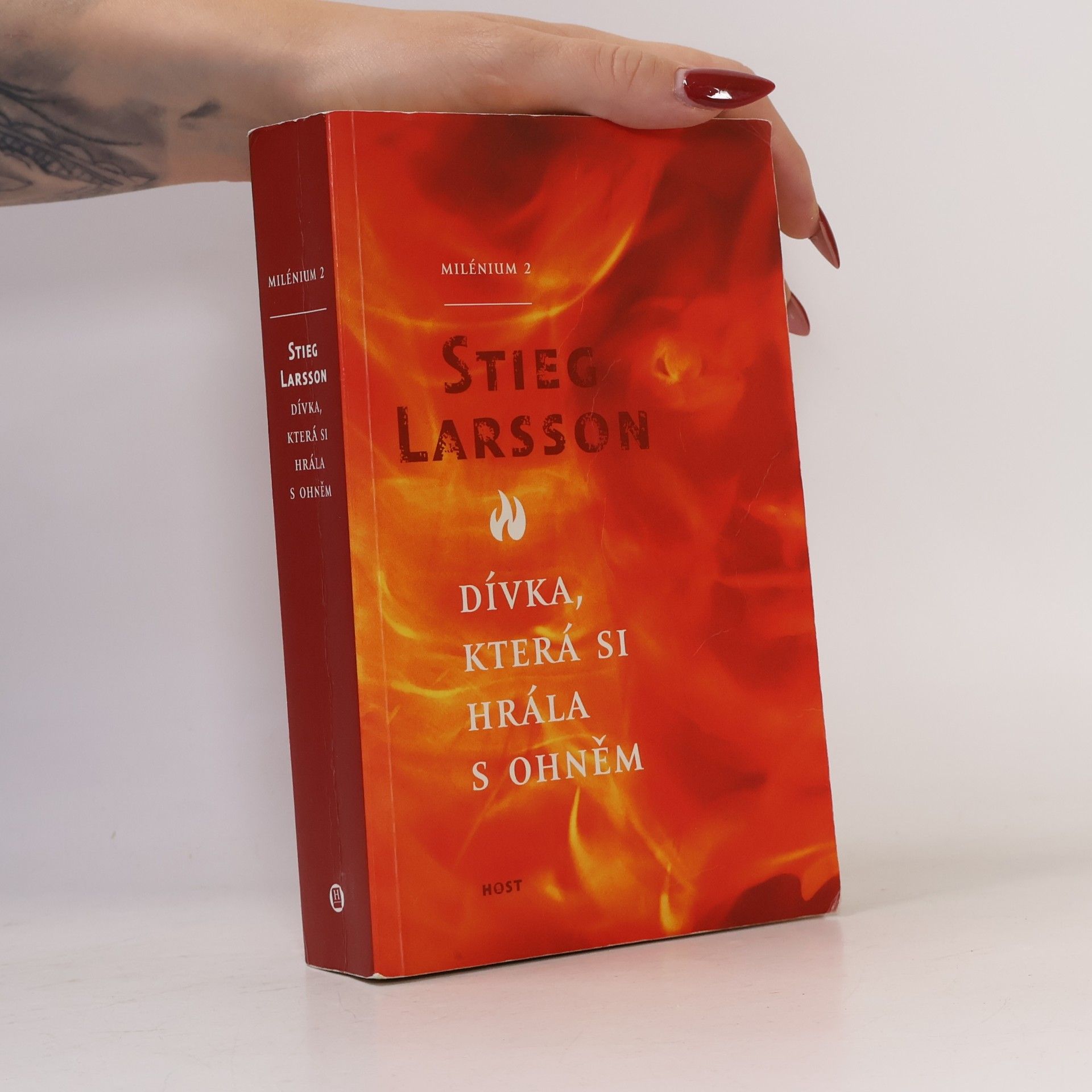 Stieg Larsson Dívka, která si hrála s ohněm