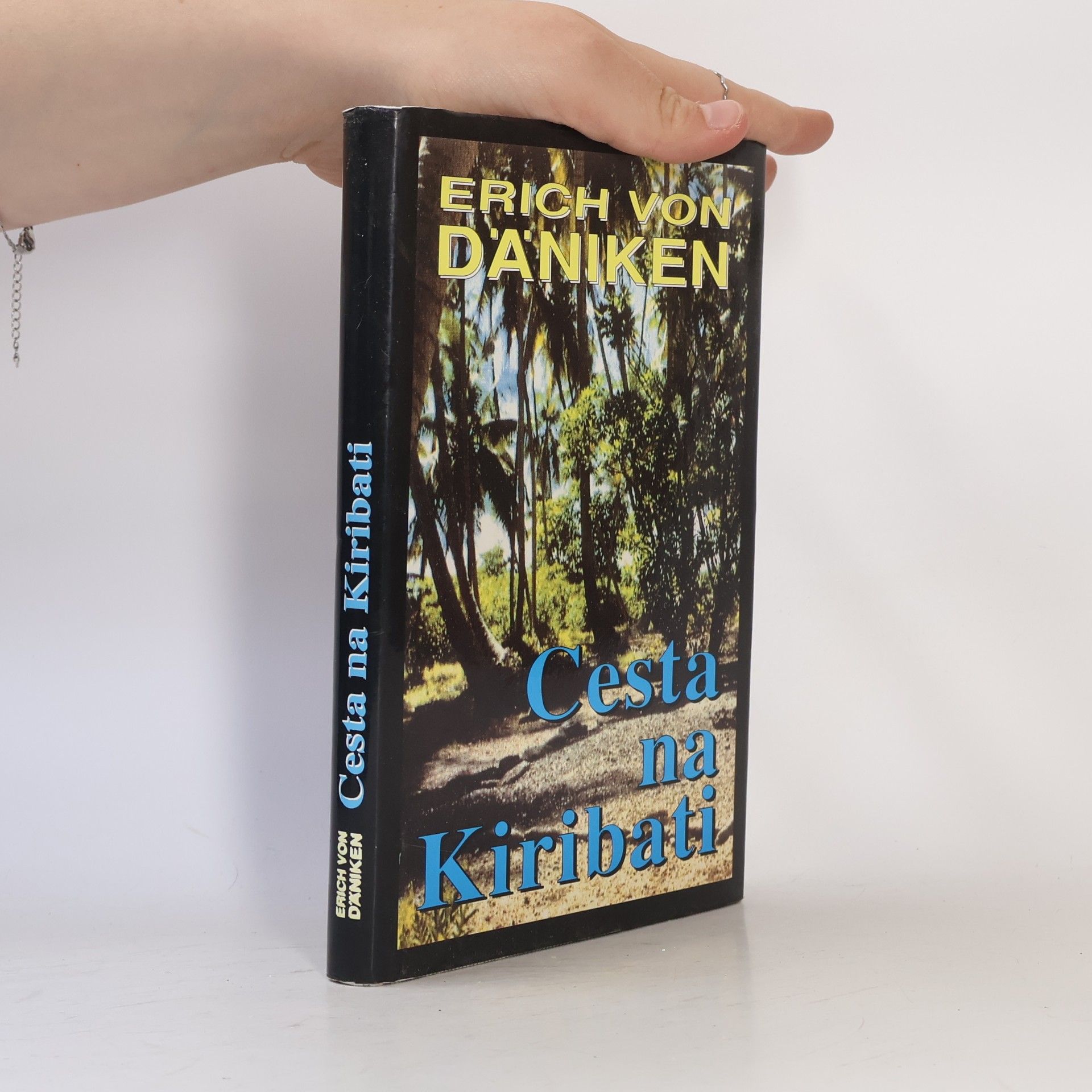Erich von Däniken Cesta na Kiribati