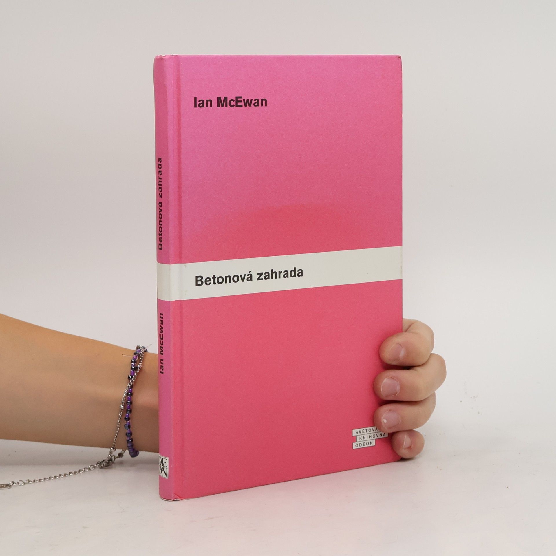 Ian McEwan Betonová zahrada