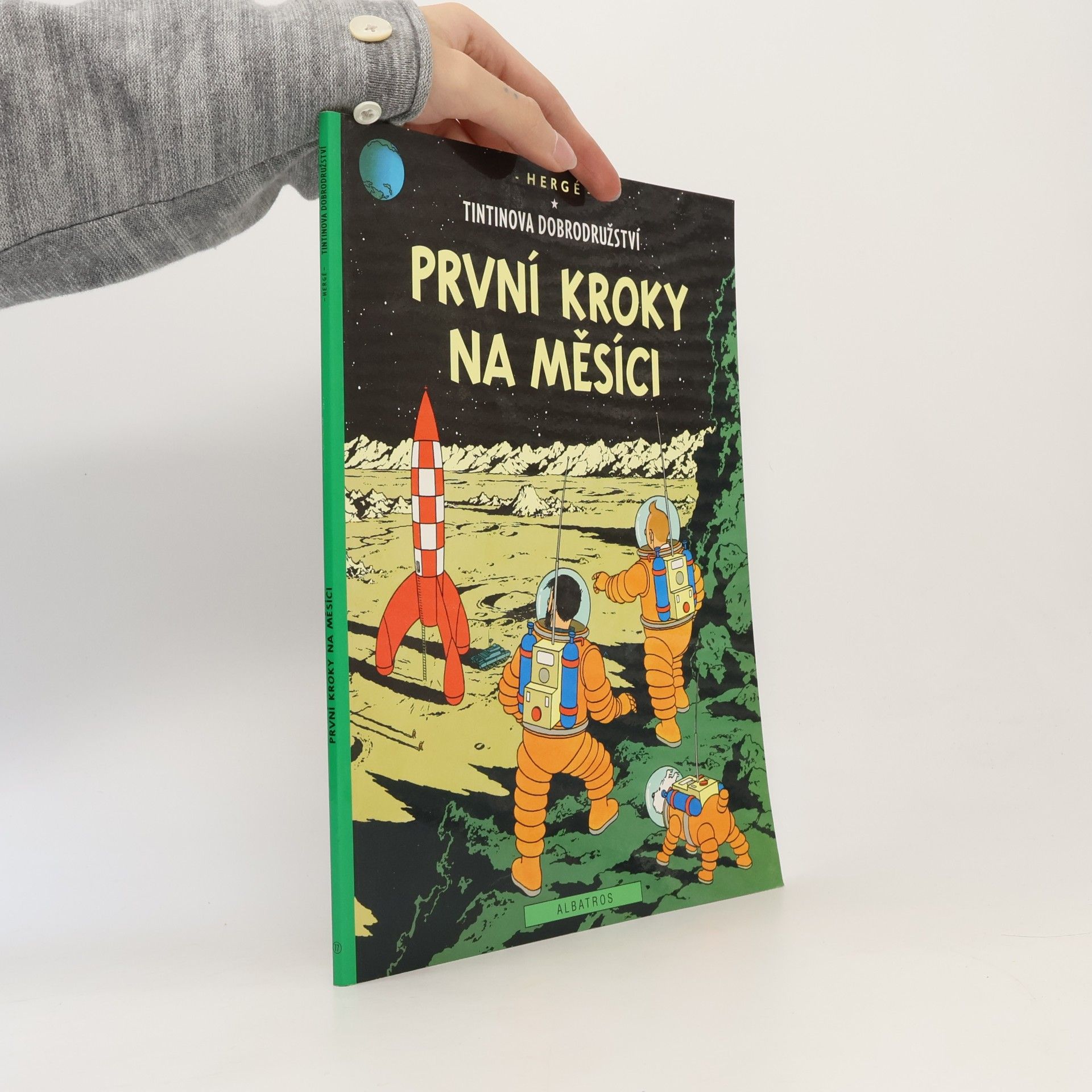 Hergé Tintinova dobrodružství 17. První kroky na Měsíci