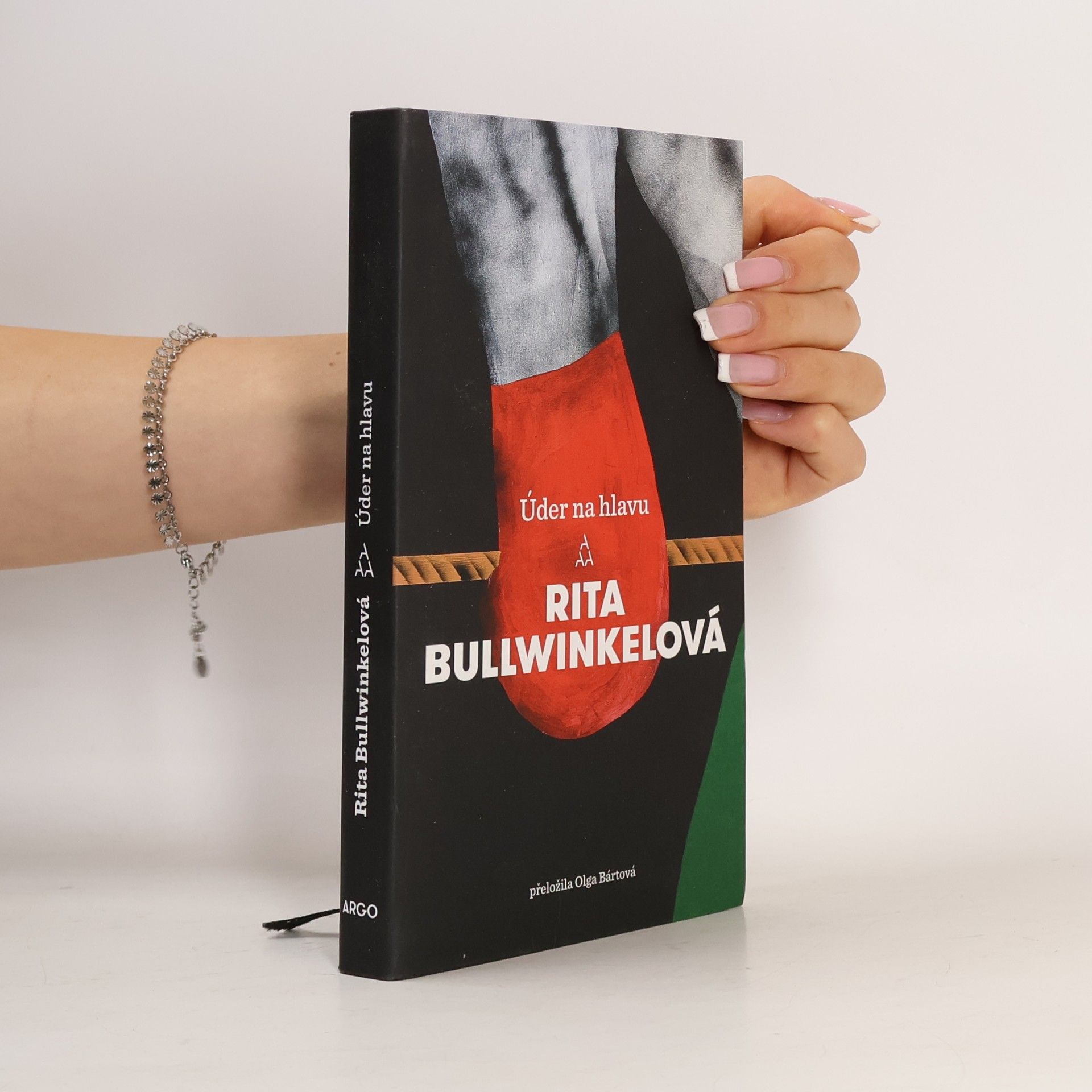 Rita Bullwinkel Úder na hlavu