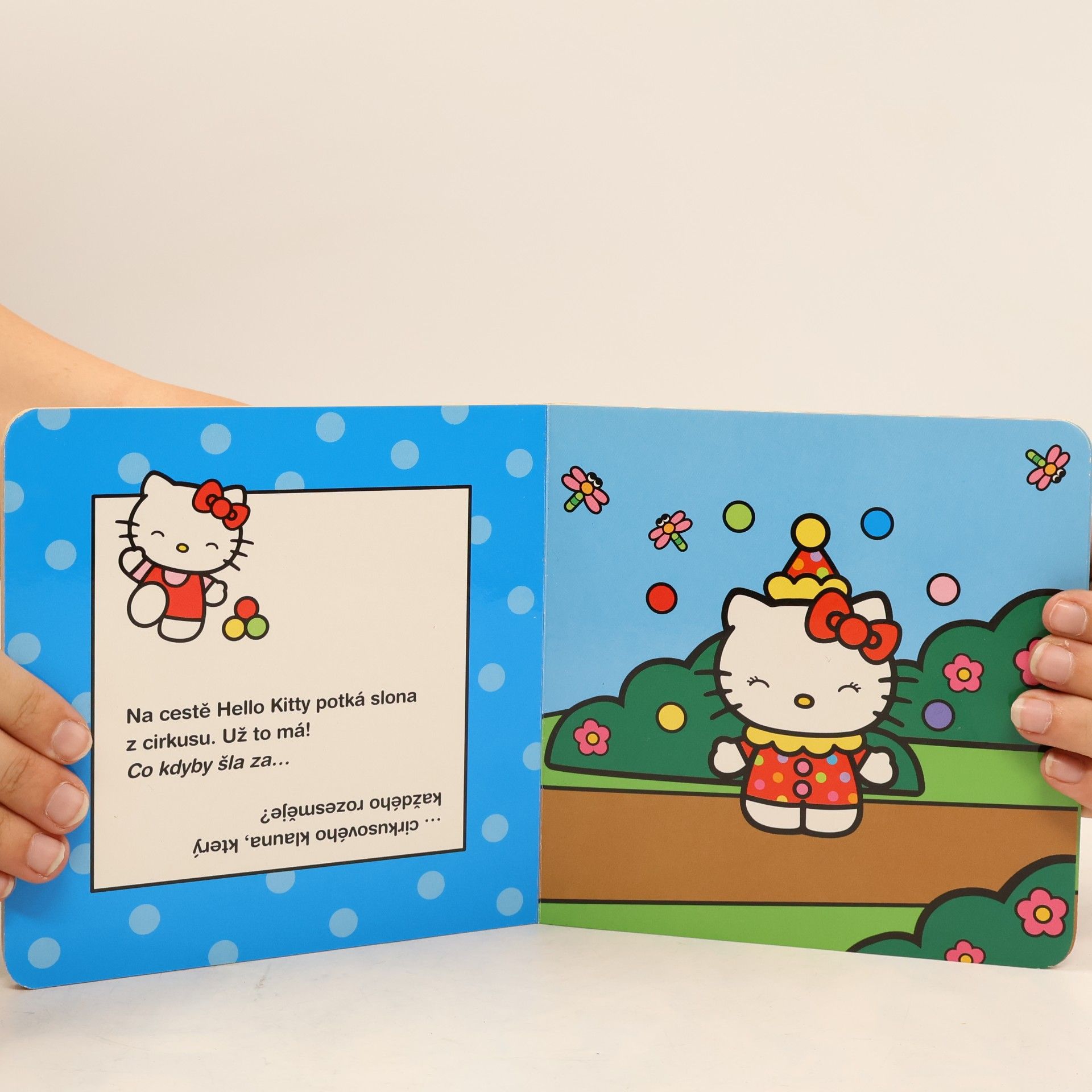 Sanrio Hello Kitty - Maškarní bál