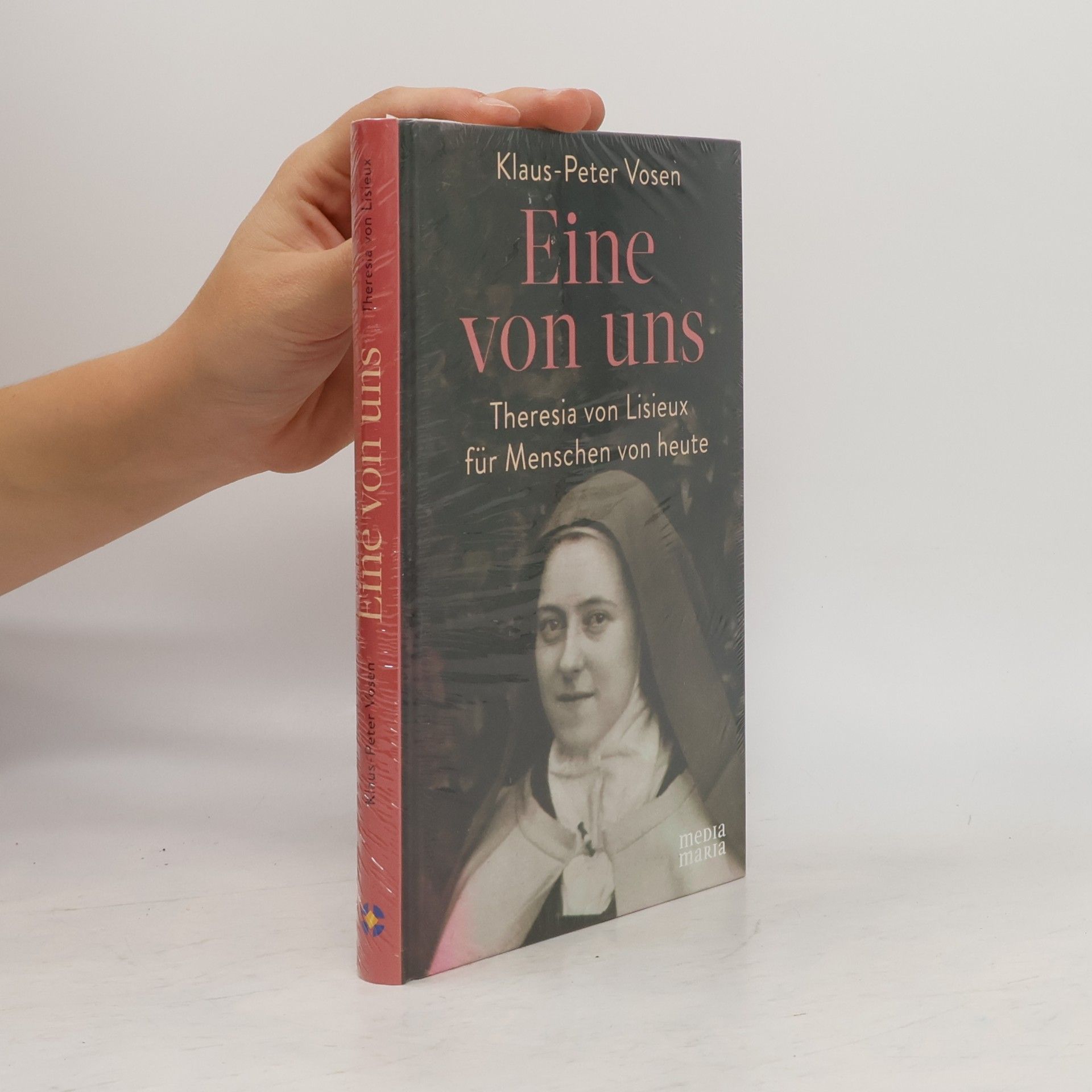 Eine von uns