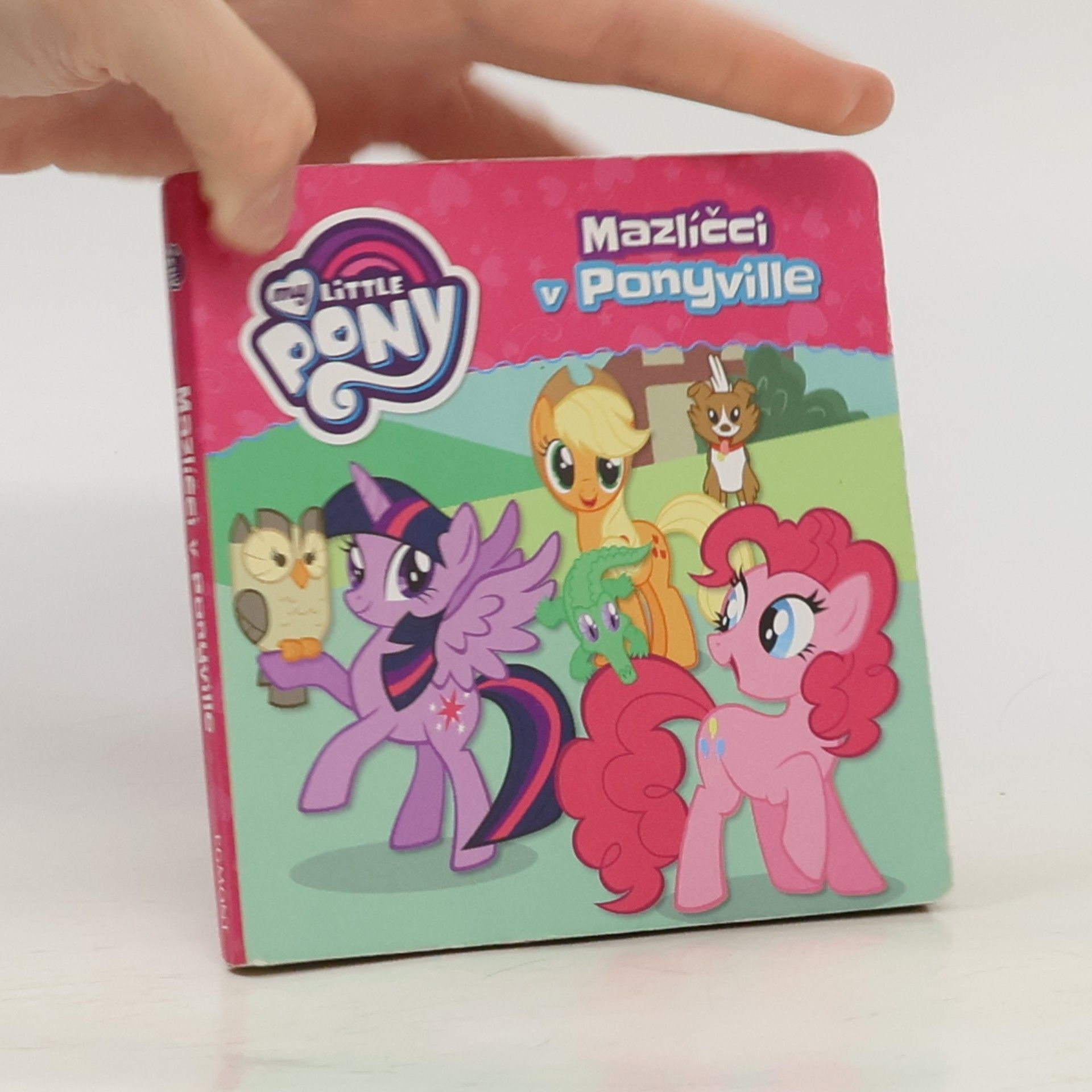 Autores varios My Little Pony. Mazlíčci v Ponyville