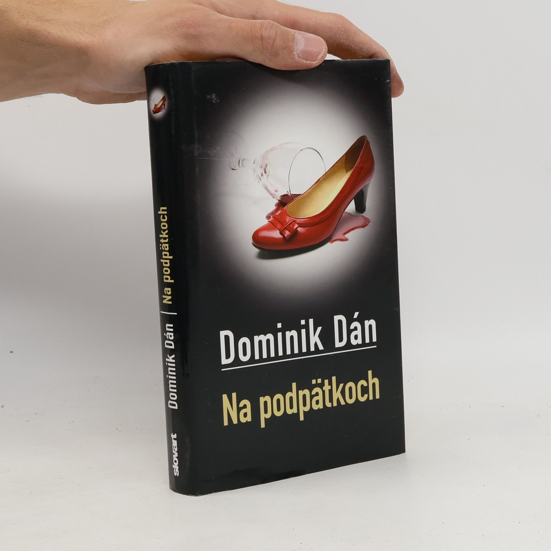 Dominik Dán Na podpätkoch