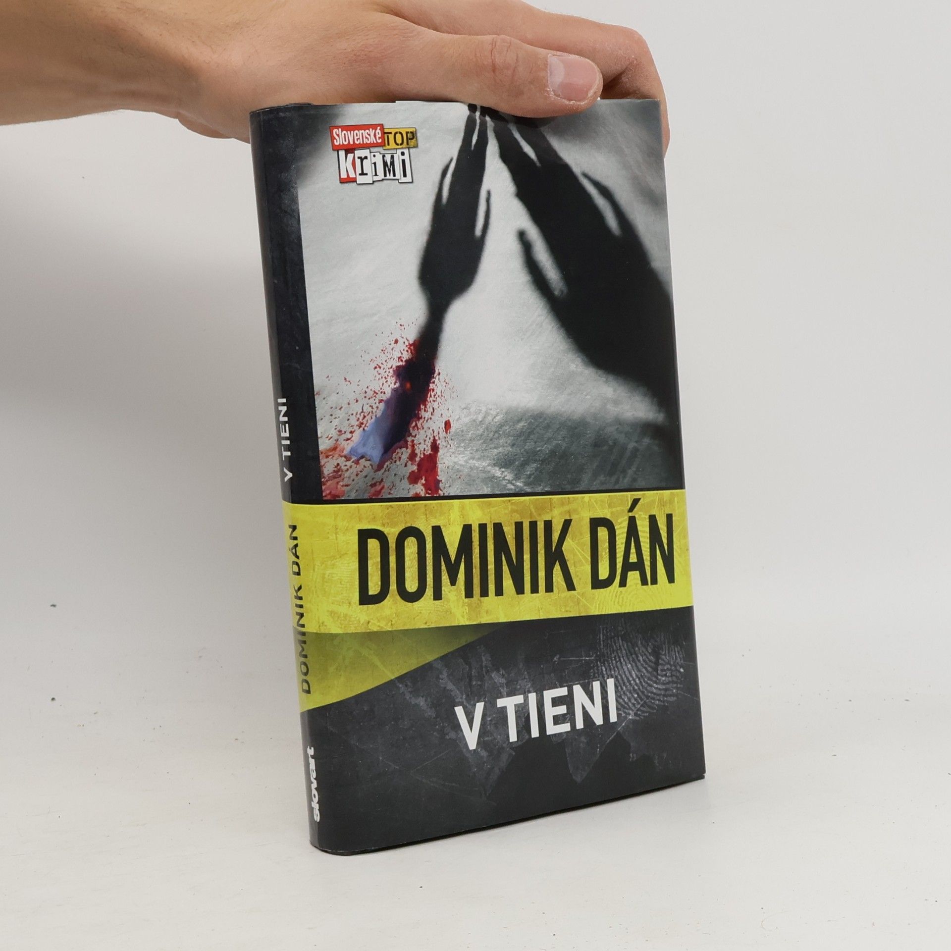 V tieni