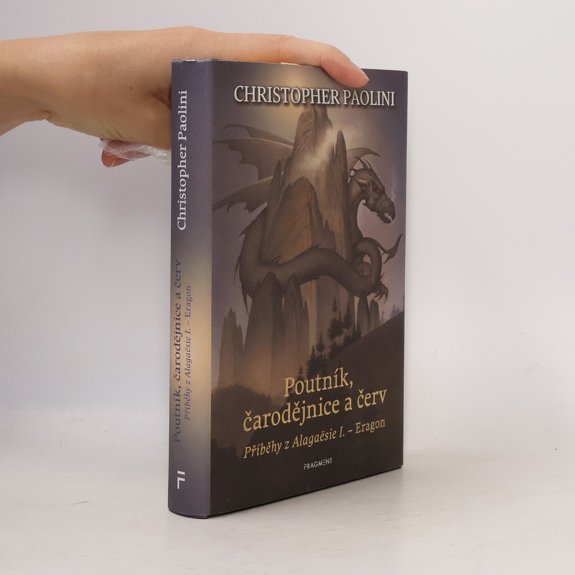 Christopher Paolini Poutník, čarodějnice a červ - Příběhy z Alagaësie I.